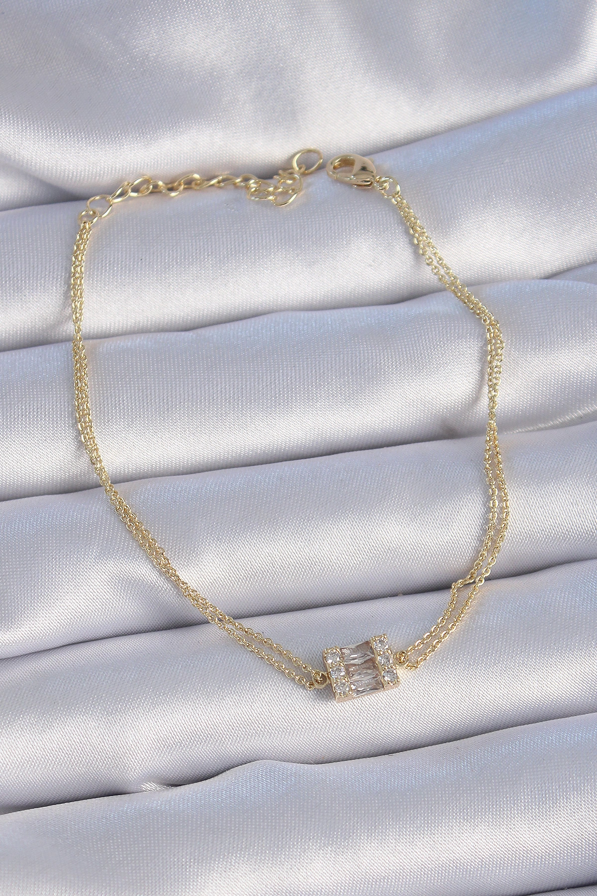 Pirinç Gold Renk Kare Zirkon Taşlı Kadın Bileklik-0