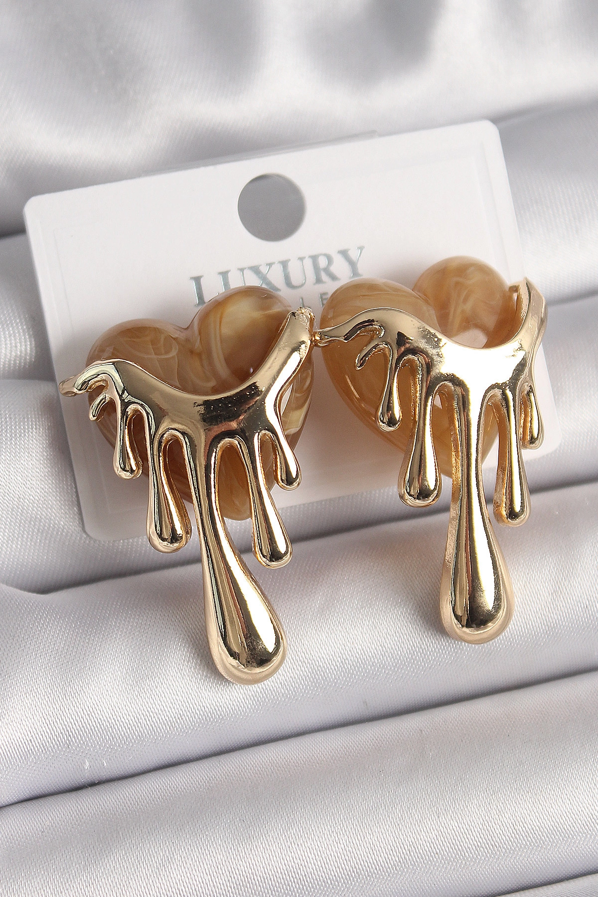 Pirinç Gold Renk Krem Sedefli Akan Kalp Model Kadın Küpe-0