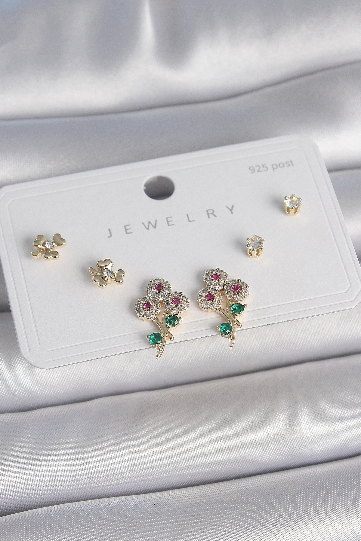 Pirinç Gold Renk Renkli Zirkon Taşlı Çiçek Model Yaprak Detay 925 Ayar Gümüş Çivi Kadın Küpe Seti-0