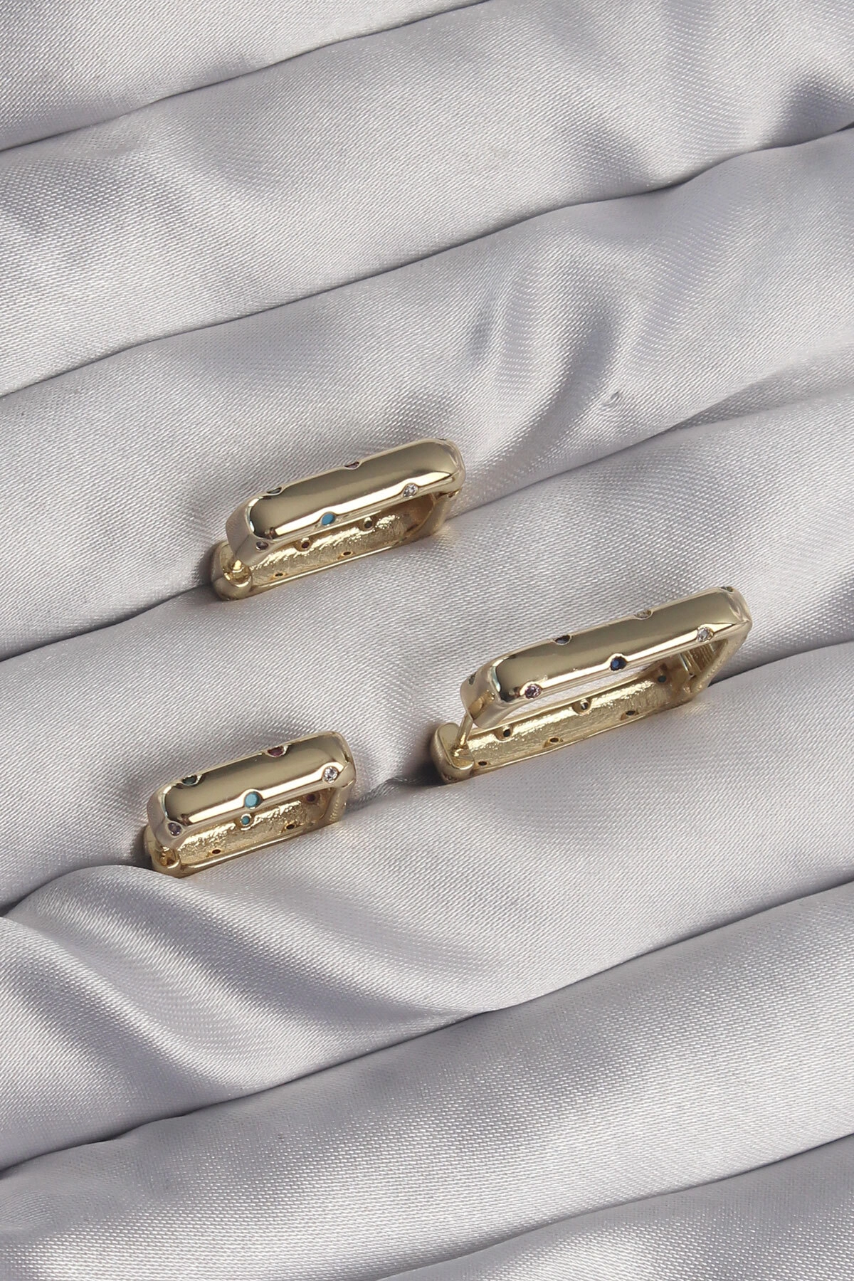 Pirinç Gold Renk Renkli Zirkon Taşlı Kare Model Küpe Seti-1