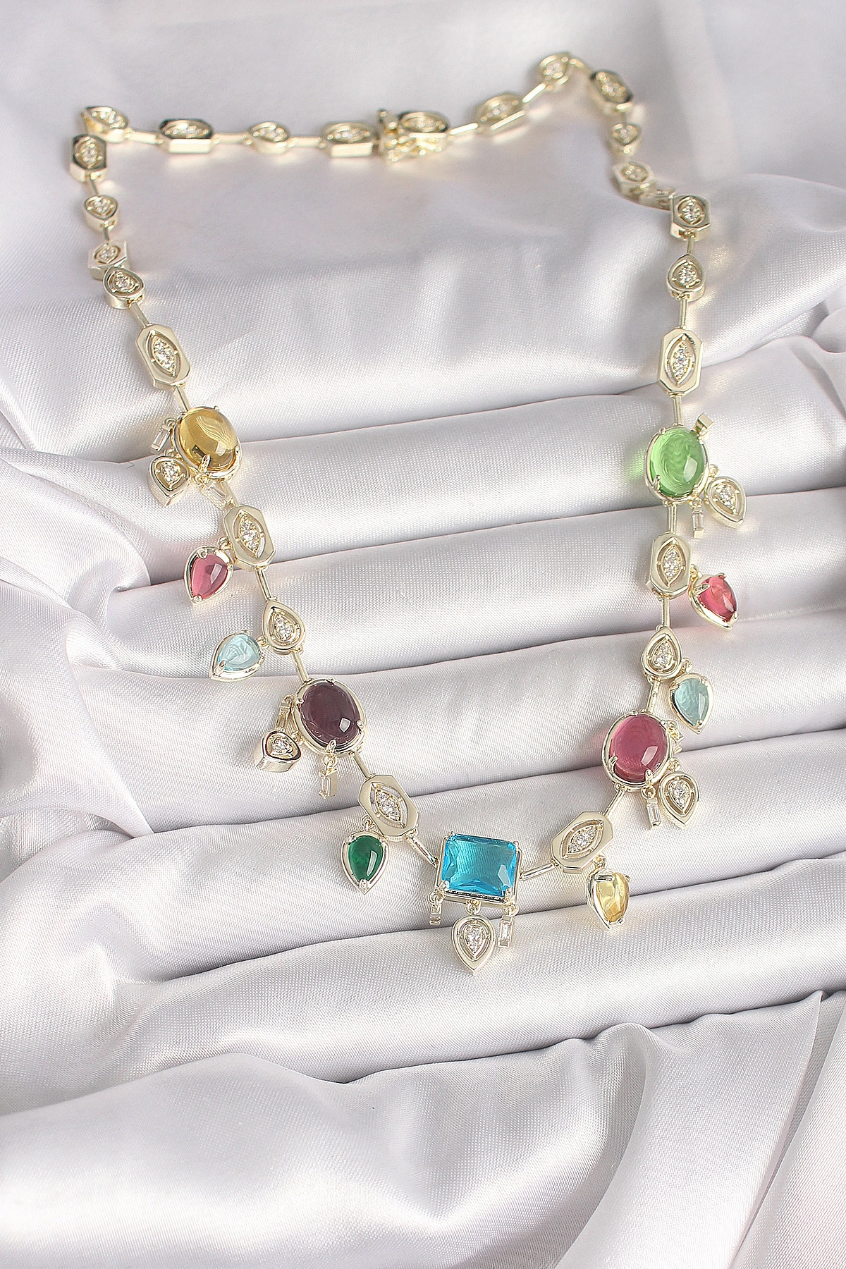 Pirinç Gold Renk Renli Zirkon Taşlı VIP Seri Kadın Kolye-1