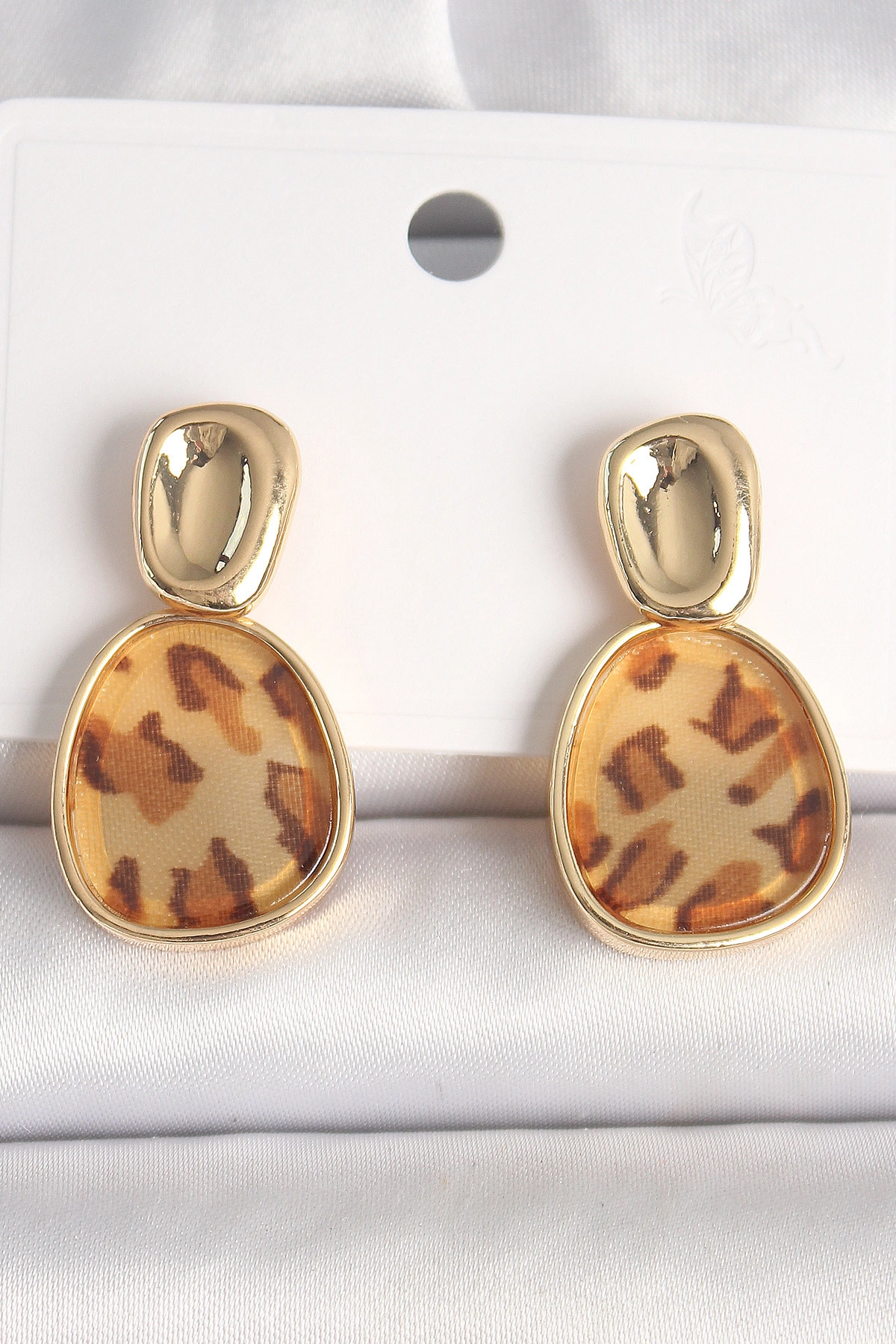 Pirinç Gold Renk Sallantı Leopar Desen Kare Model Kadın Küpe-0