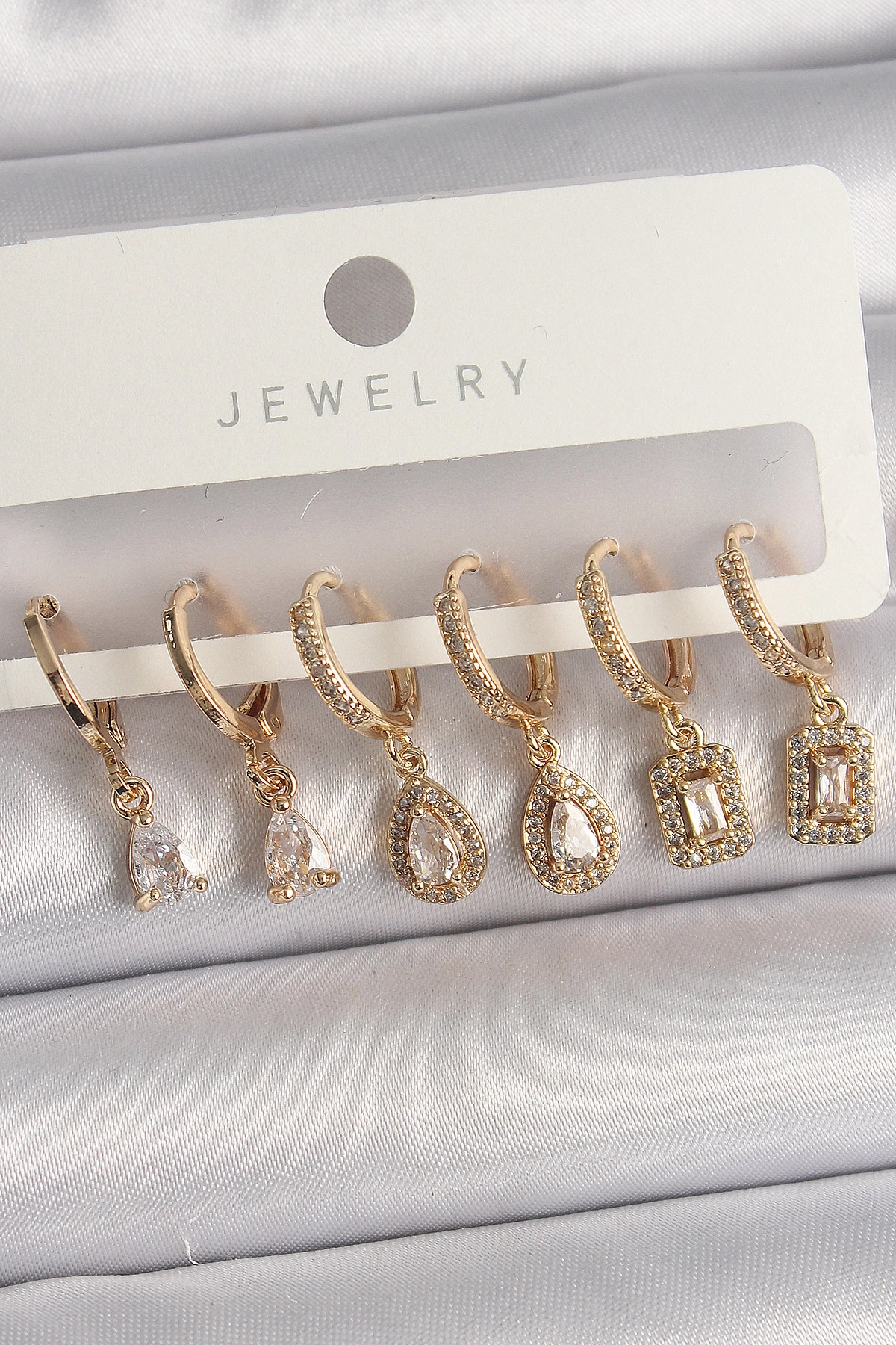 Pirinç Gold Renk Sallantı Zirkon Taşı Damla Model Kadın Küpe Seti-0