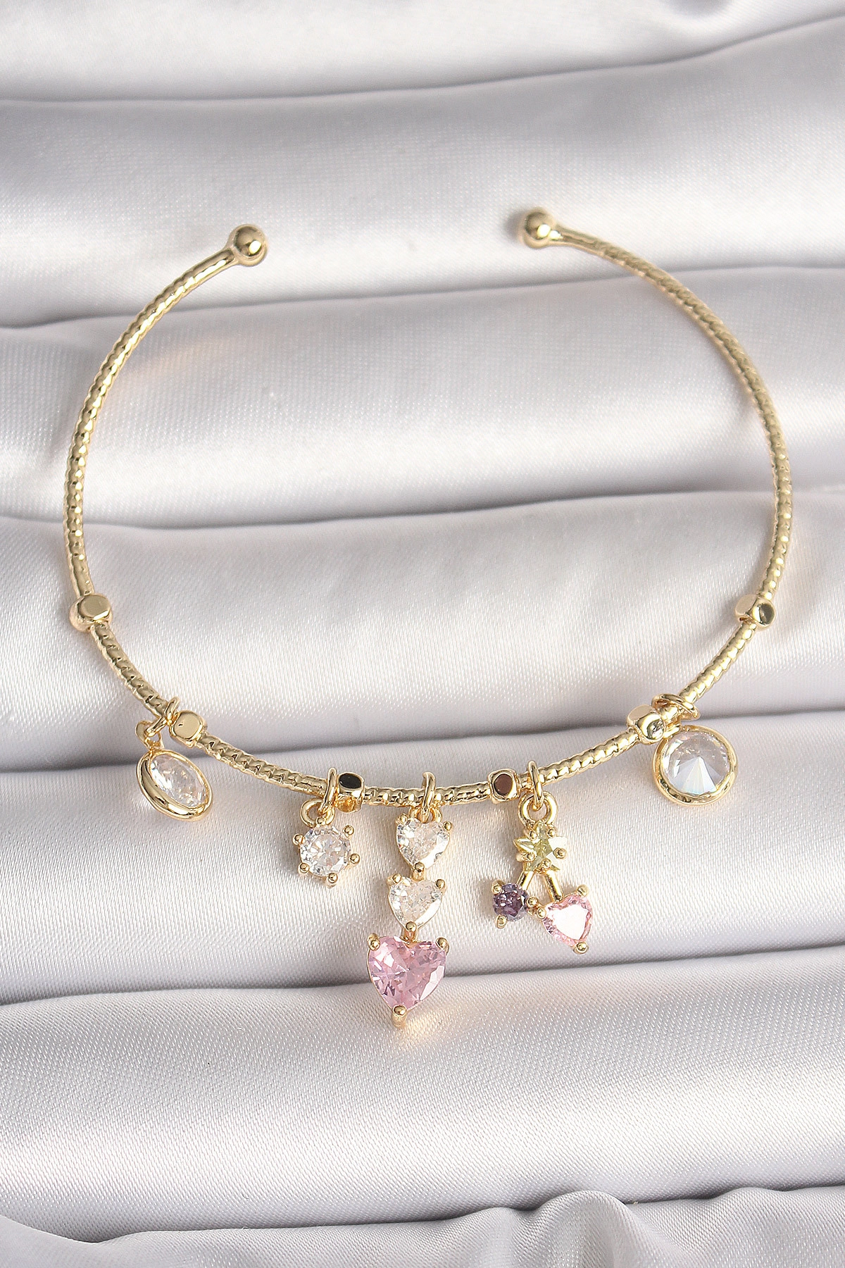 Pirinç Gold Renk Sallantı Zirkon Taşlı Kalp Figür Pembe Kalp Detay Charm Kadın Bileklik-0