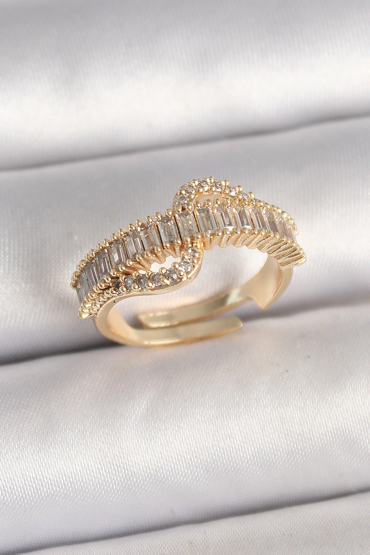 Pirinç Gold Renk Su Yolu Zirkon Taşlı Ayarlanabilir Model Kadın Yüzük-0