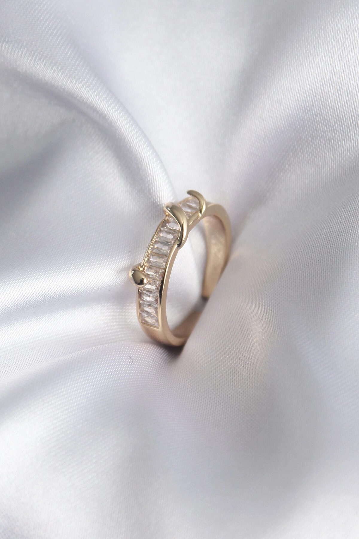 Pirinç Gold Renk Su Yolu Zirkon Taşlı Model Kadın Yüzük-0