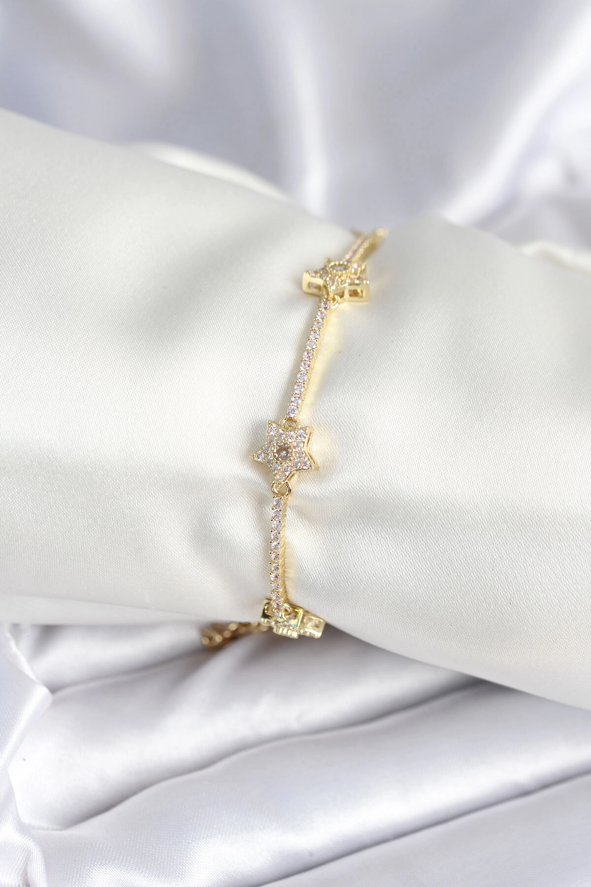 Pirinç Gold Renk Yıldız Model Kadın Bileklik-0