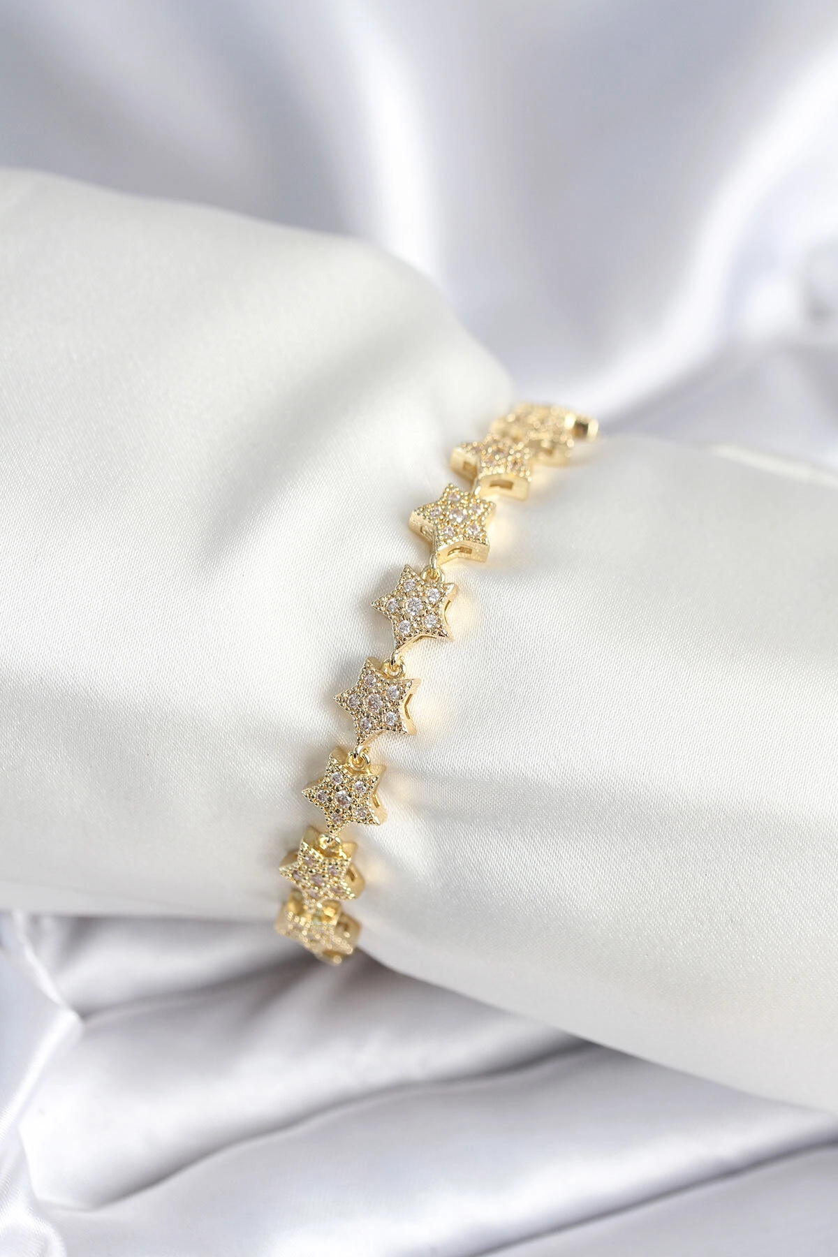 Pirinç Gold Renk Yıldız Model Kadın Bileklik-0