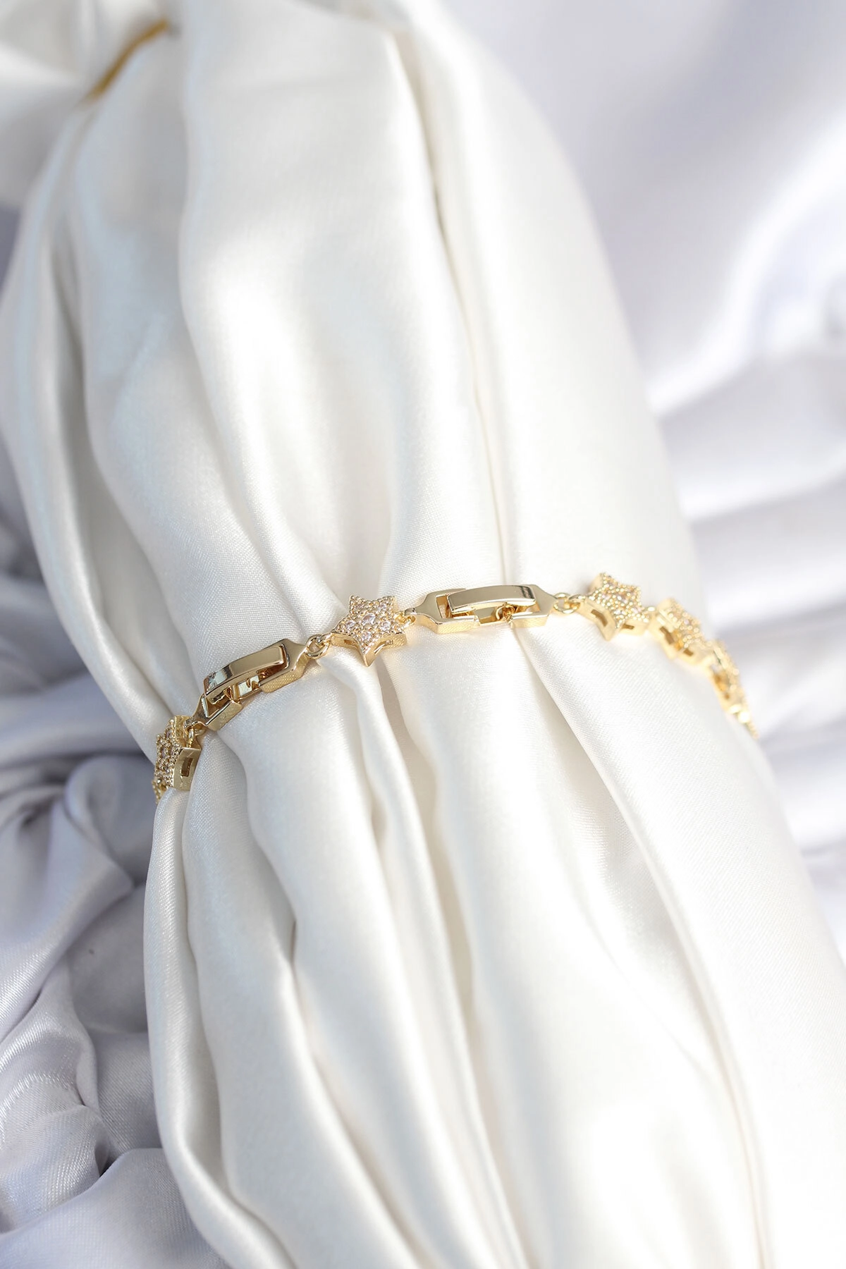 Pirinç Gold Renk Yıldız Model Kadın Bileklik-1