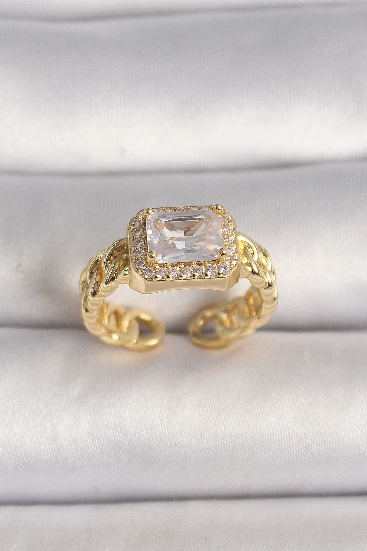 Pirinç Gold Renk Zincir Model Kare Zirkon Taşlı Kadın Yüzük-0