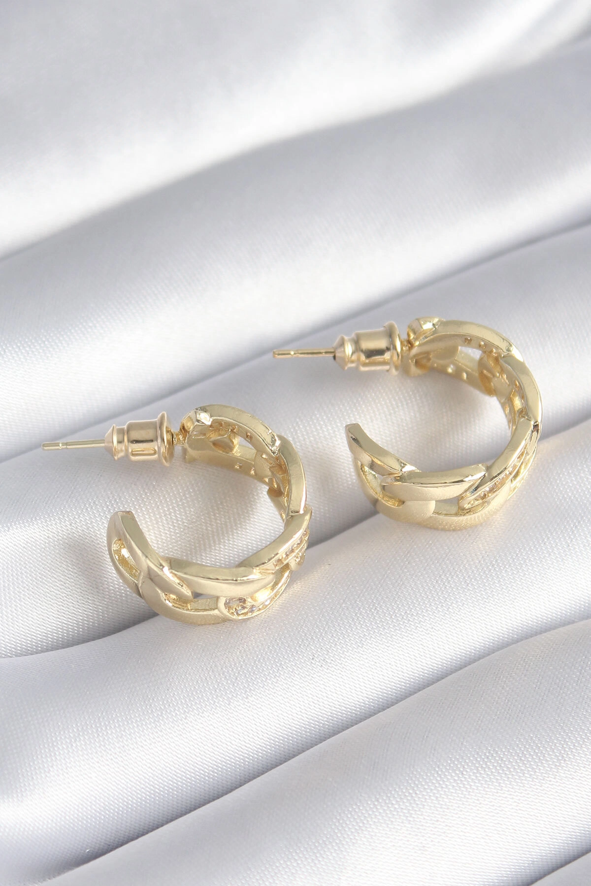 Pirinç Gold Renk Zirkon Taş Detay Zincir Model Kadın Küpe-1