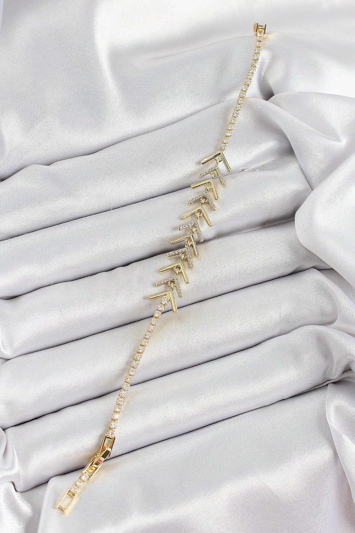 Pirinç Gold Renk Zirkon Taşlı Balık Sırtı Kadın Bileklik-0