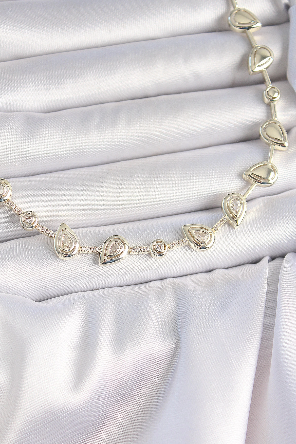 Pirinç Gold Renk Zirkon Taşlı Damla Model VIP Seri Exclusive Kadın Kolye-0