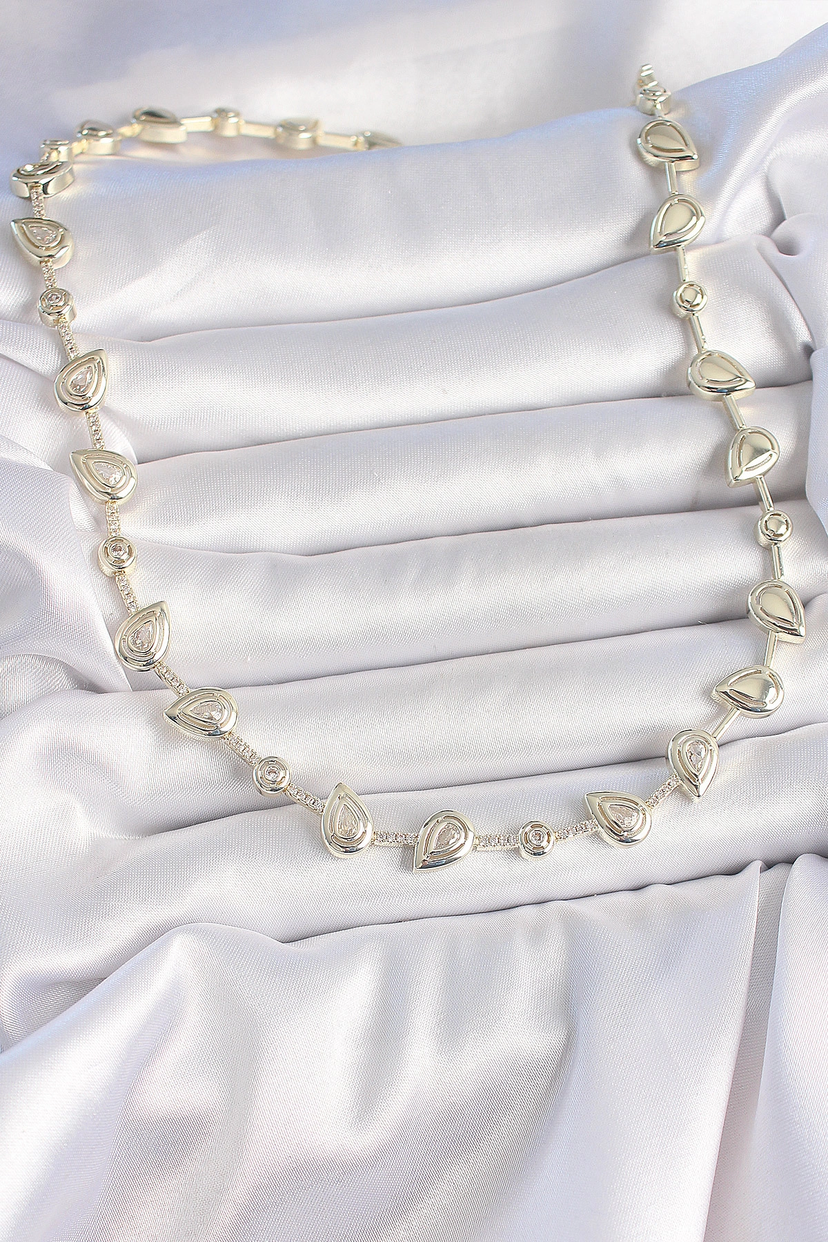 Pirinç Gold Renk Zirkon Taşlı Damla Model VIP Seri Exclusive Kadın Kolye-1