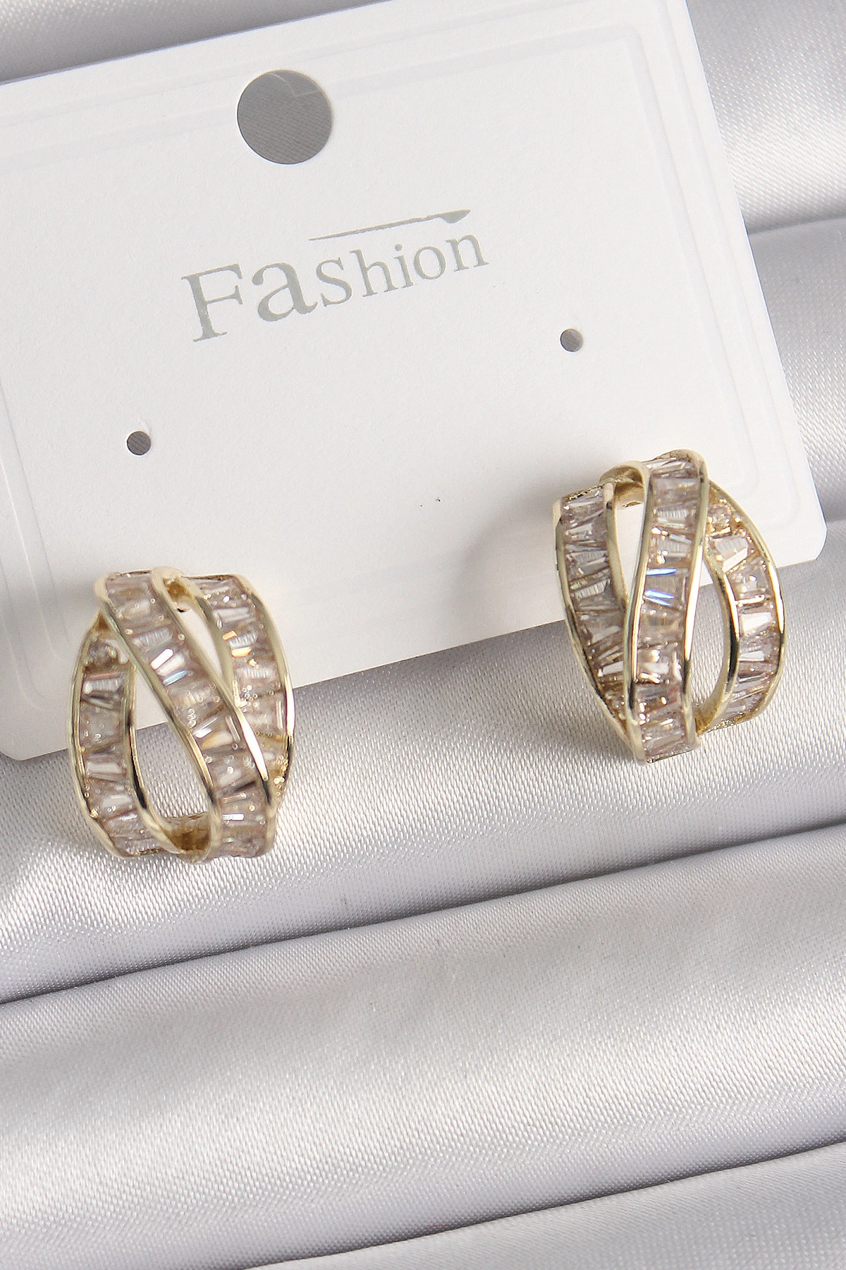 Pirinç Gold Renk Zirkon Taşlı Düğüm Halka Model Kadın Küpe-0