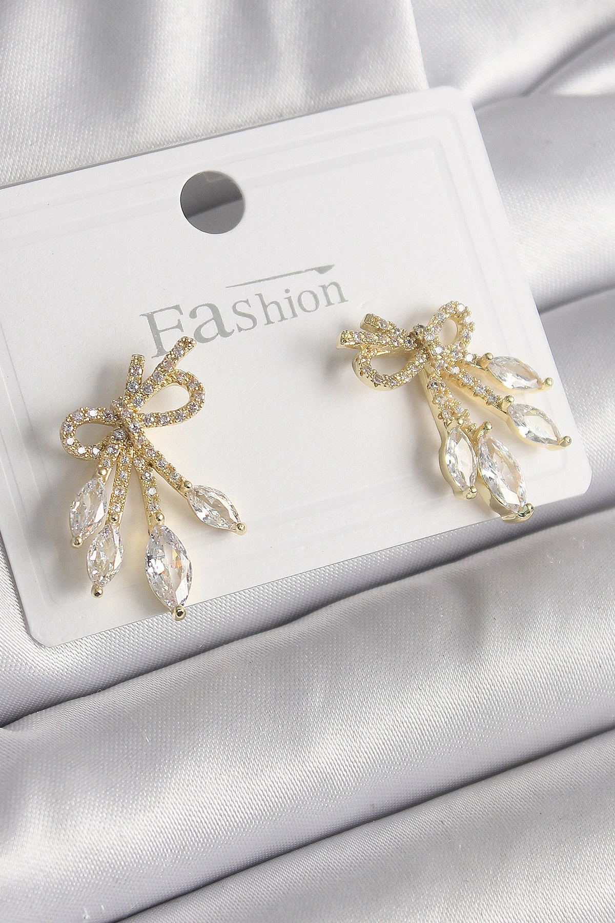 Pirinç Gold Renk Zirkon Taşlı Düğüm Model Damla Zirkon Taşlı Kadın Küpe-0