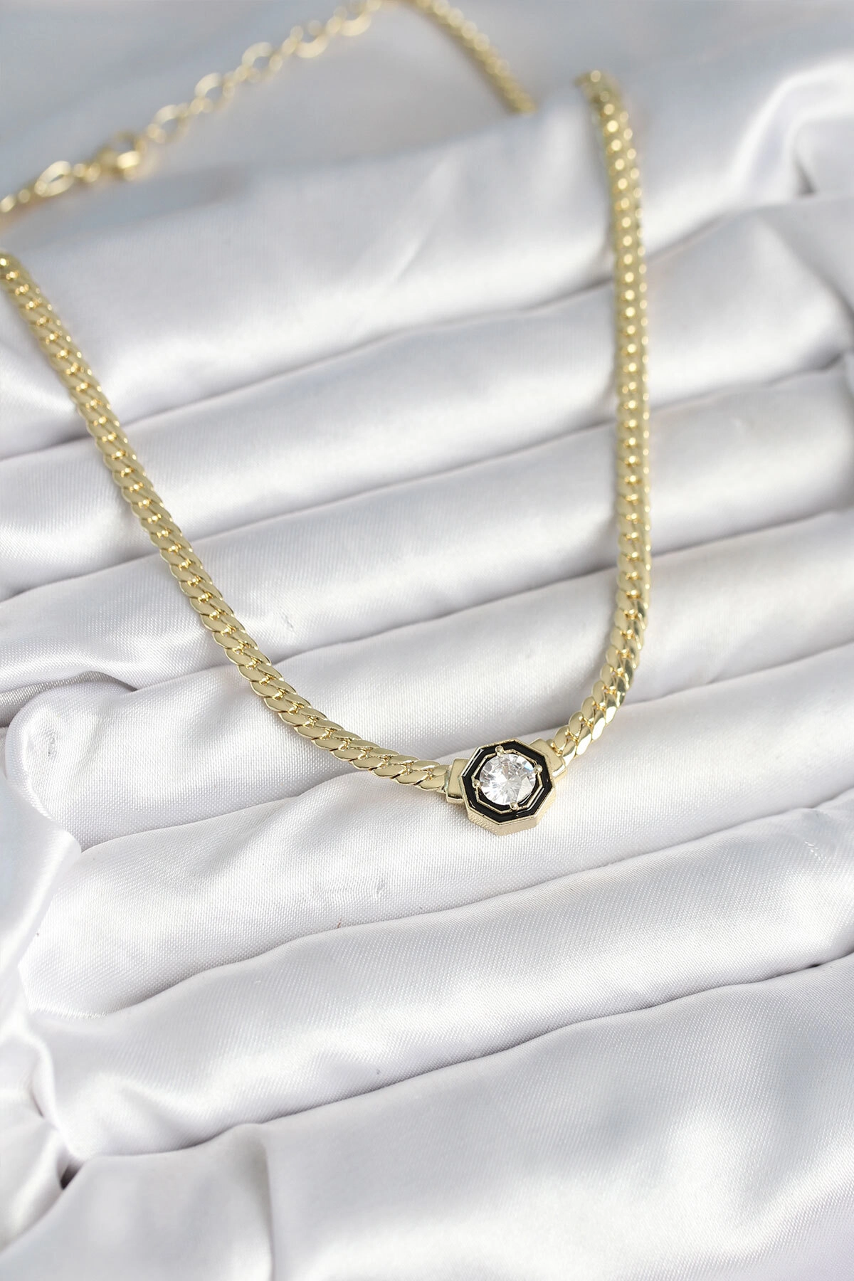 Pirinç Gold Renk Zirkon Taşlı Kadın Kolye-1