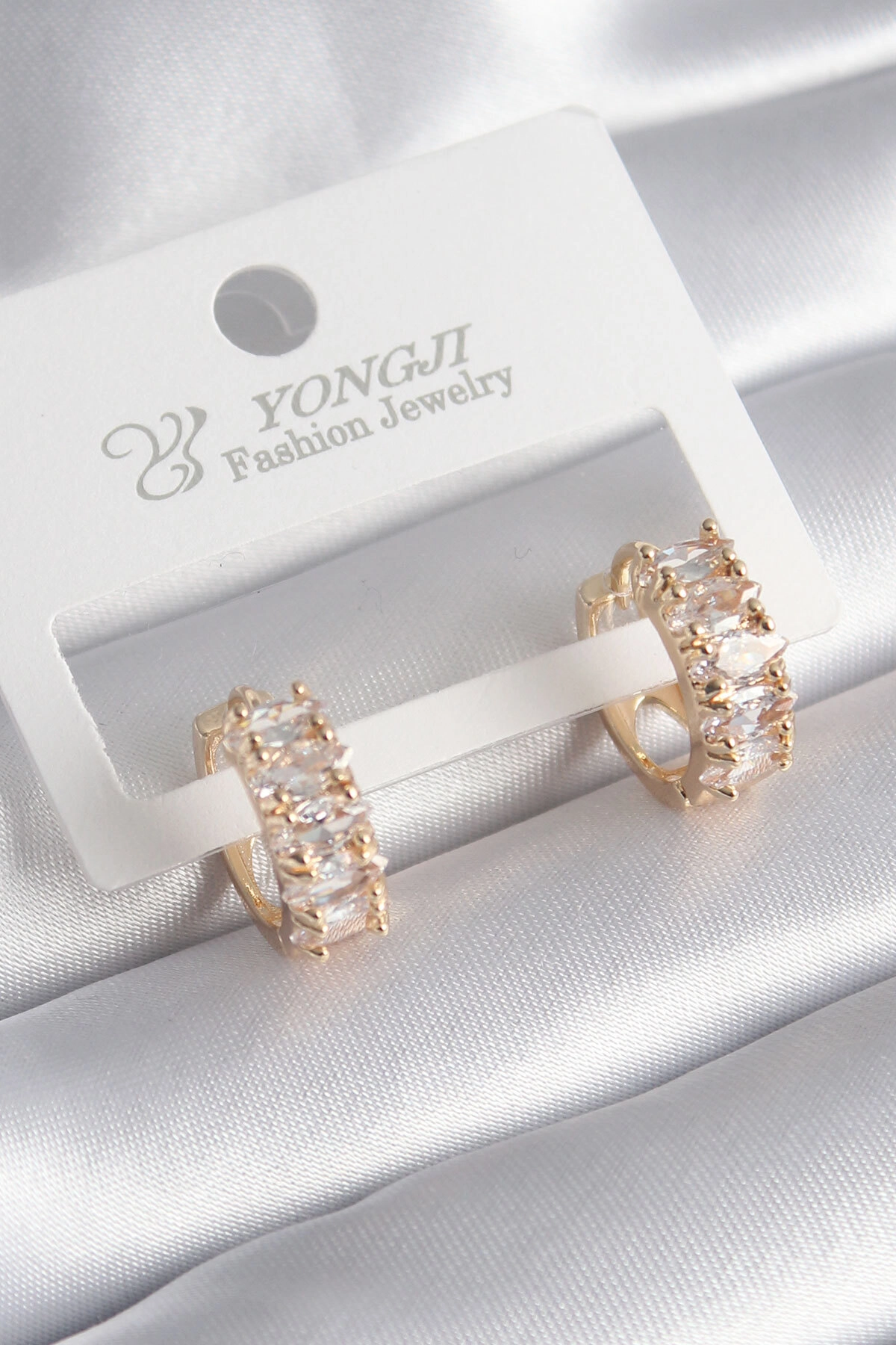 Pirinç Gold Renk Zirkon Taşlı Kadın Küpe-0