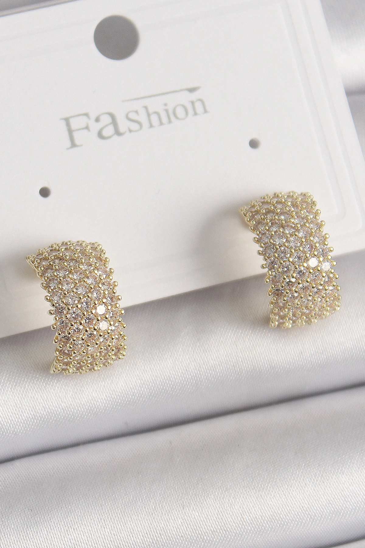 Pirinç Gold Renk Zirkon Taşlı Kadın Küpe-0