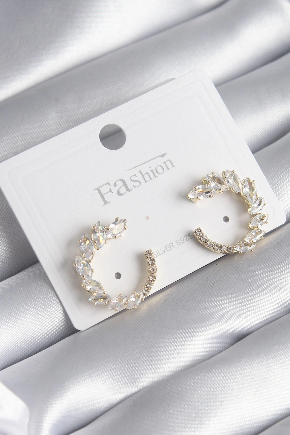 Pirinç Gold Renk Zirkon Taşlı Kadın Küpe-0