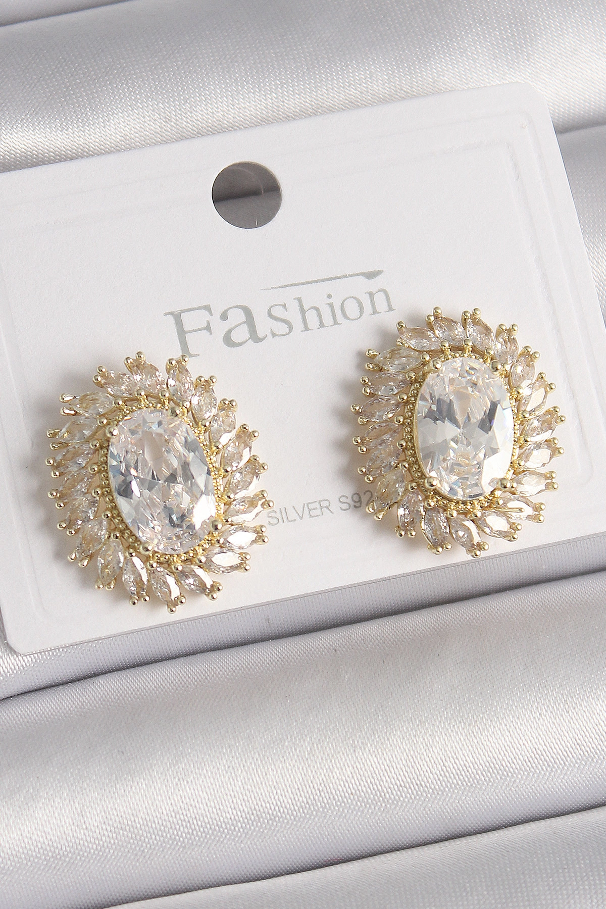 Pirinç Gold Renk Zirkon Taşlı Kadın Küpe-0