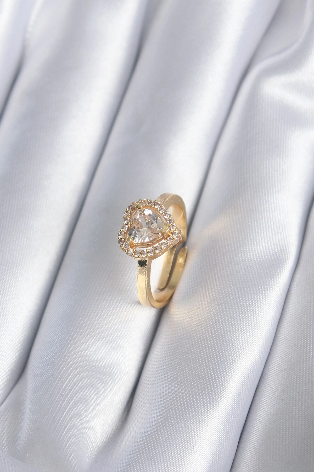 Pirinç Gold Renk Zirkon Taşlı Kalp Charm Model Kadın Yüzük-0