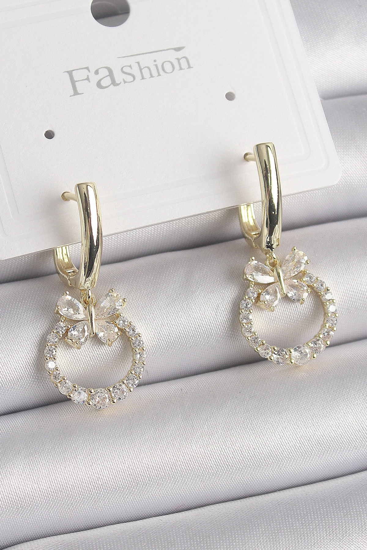 Pirinç Gold Renk Zirkon Taşlı Kelebek Figür Sallantı Model Kadın Küpe-0