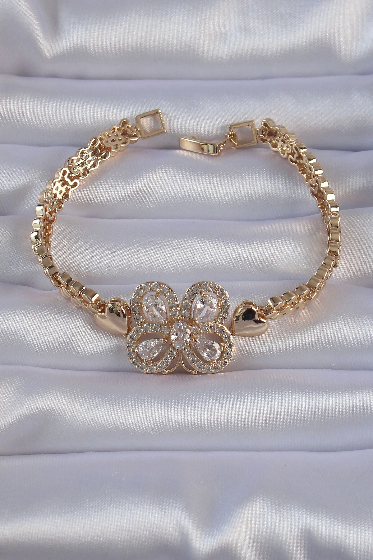 Pirinç Gold Renk Zirkon Taşlı Kelebek Figürlü Parçalı Model Bileklik-1