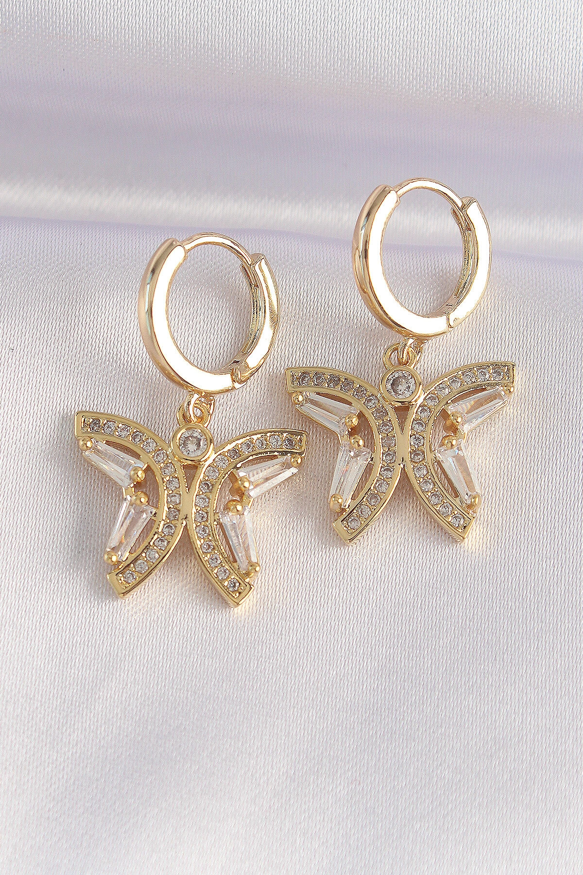 Pirinç Gold Renk Zirkon Taşlı Kelebek Tasarım Küpe-0