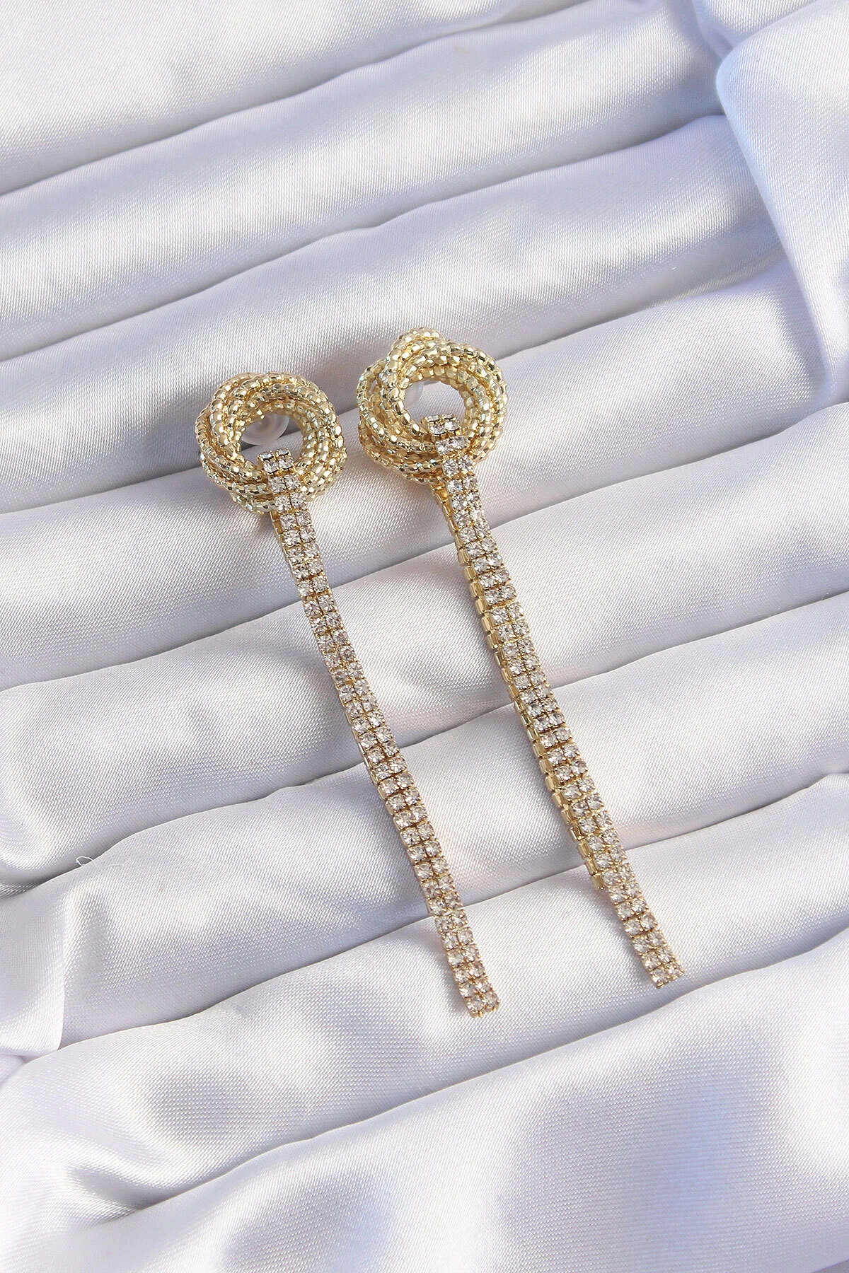 Pirinç Gold Renk Zirkon Taşlı Kıvrım Detay Sallantılı Küpe-0