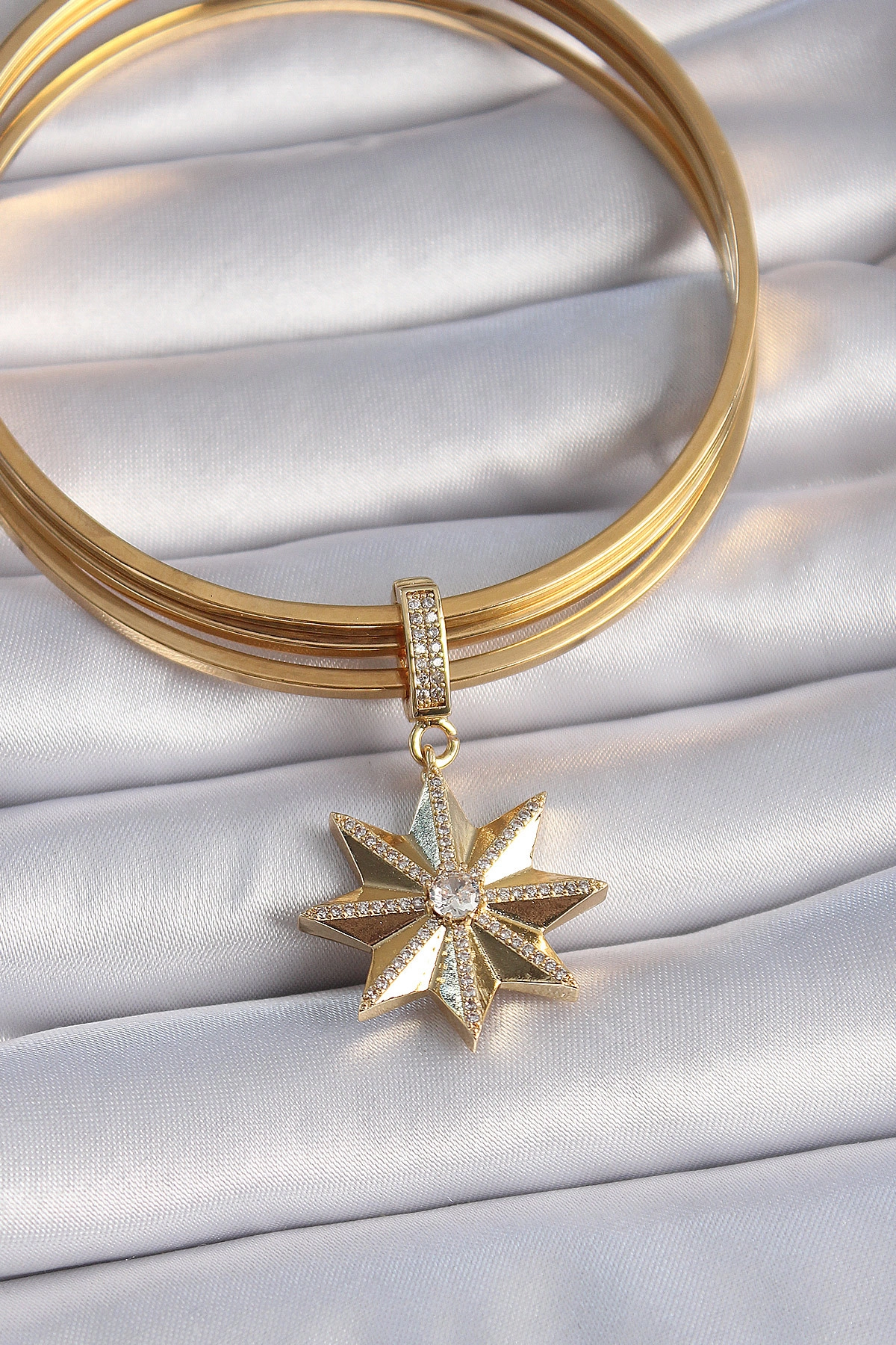 Pirinç Gold Renk Zirkon Taşlı Kutup Yıldızı Ajda Charm-1