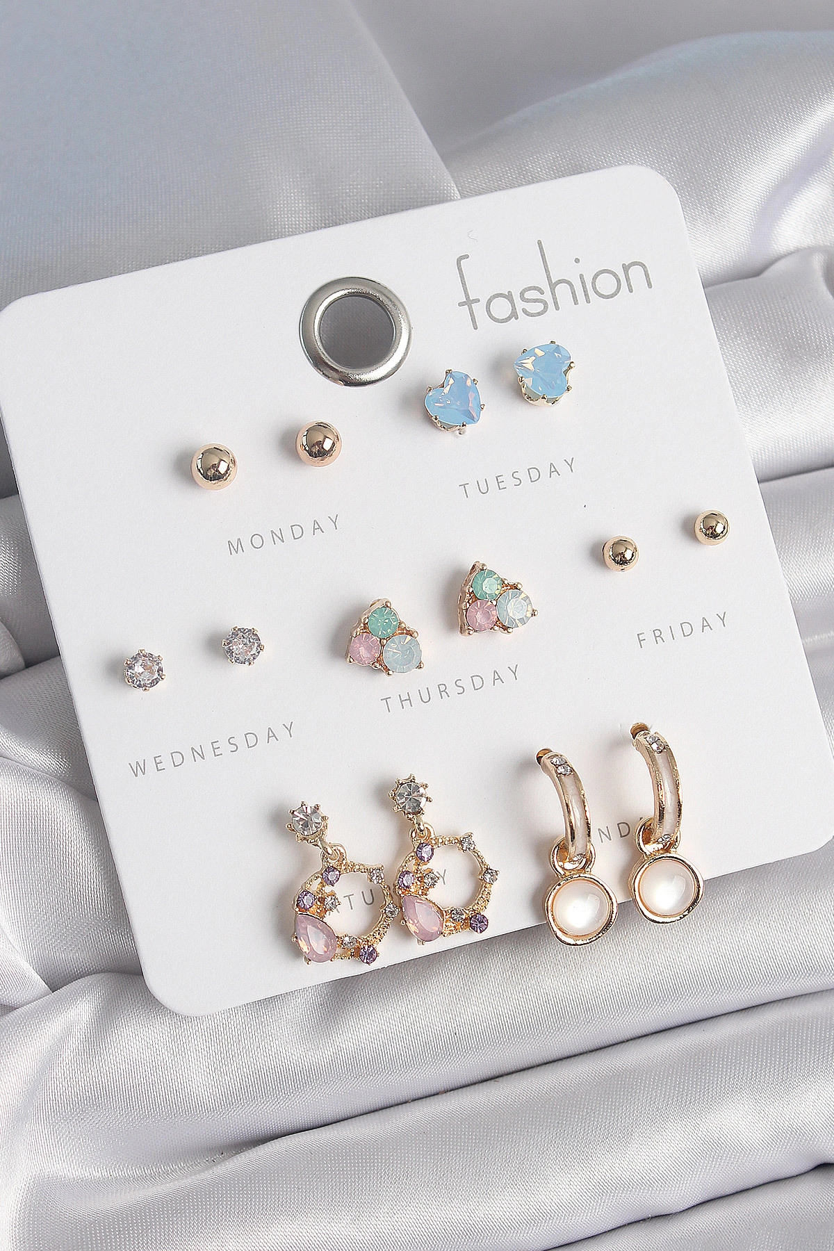 Pirinç Gold Renk Zirkon Taşlı Sallantı Halka Figür Kalp Detay 7 Çift Kadın Küpe-0