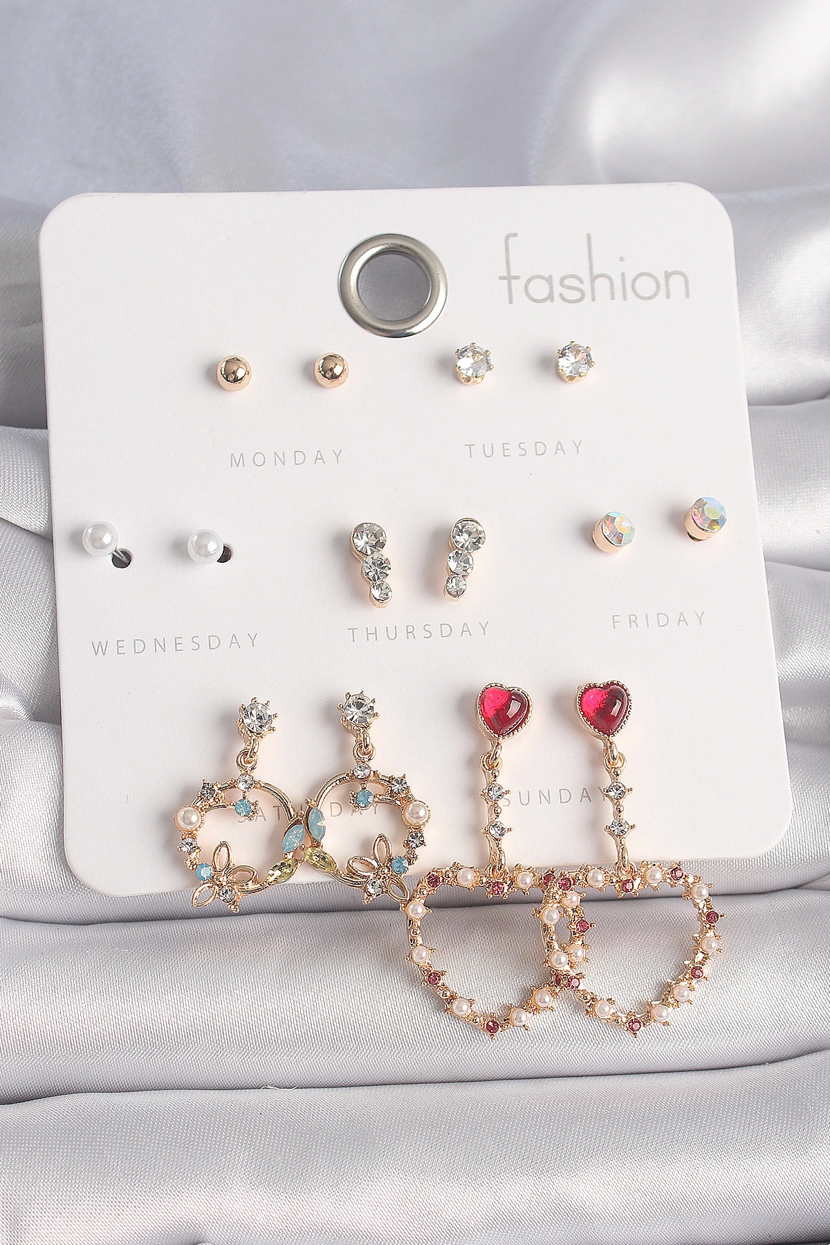 Pirinç Gold Renk Zirkon Taşlı Sallantı Kalp Figür 7 Çift Kadın Küpe Seti-0