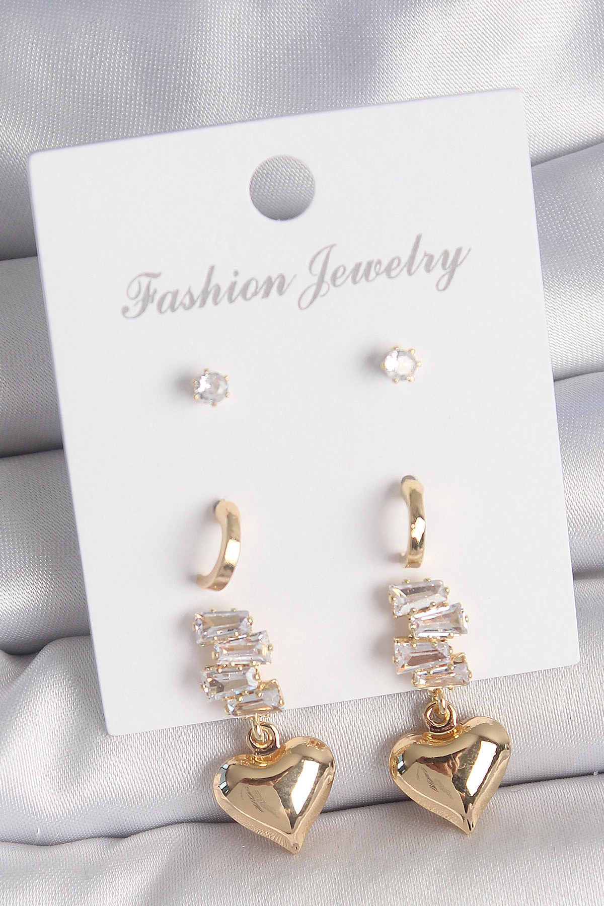 Pirinç Gold Renk Zirkon Taşlı Sallantılı Kalp Model Yarım Halka Detay 3 Çift Kadın Küpe Seti-0