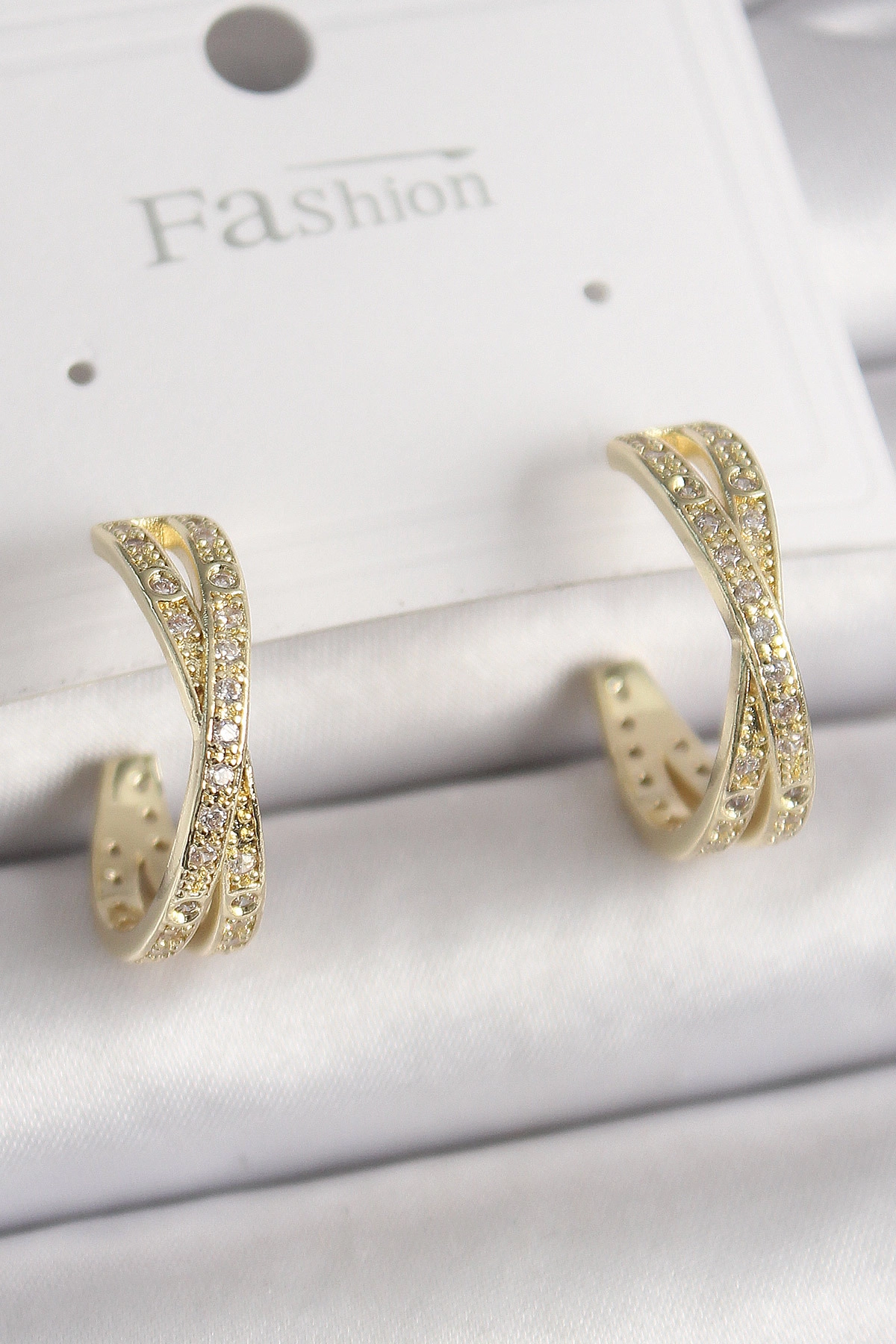 Pirinç Gold Renk Zirkon Taşlı Sarmal Halka Model Kadın Küpe-0