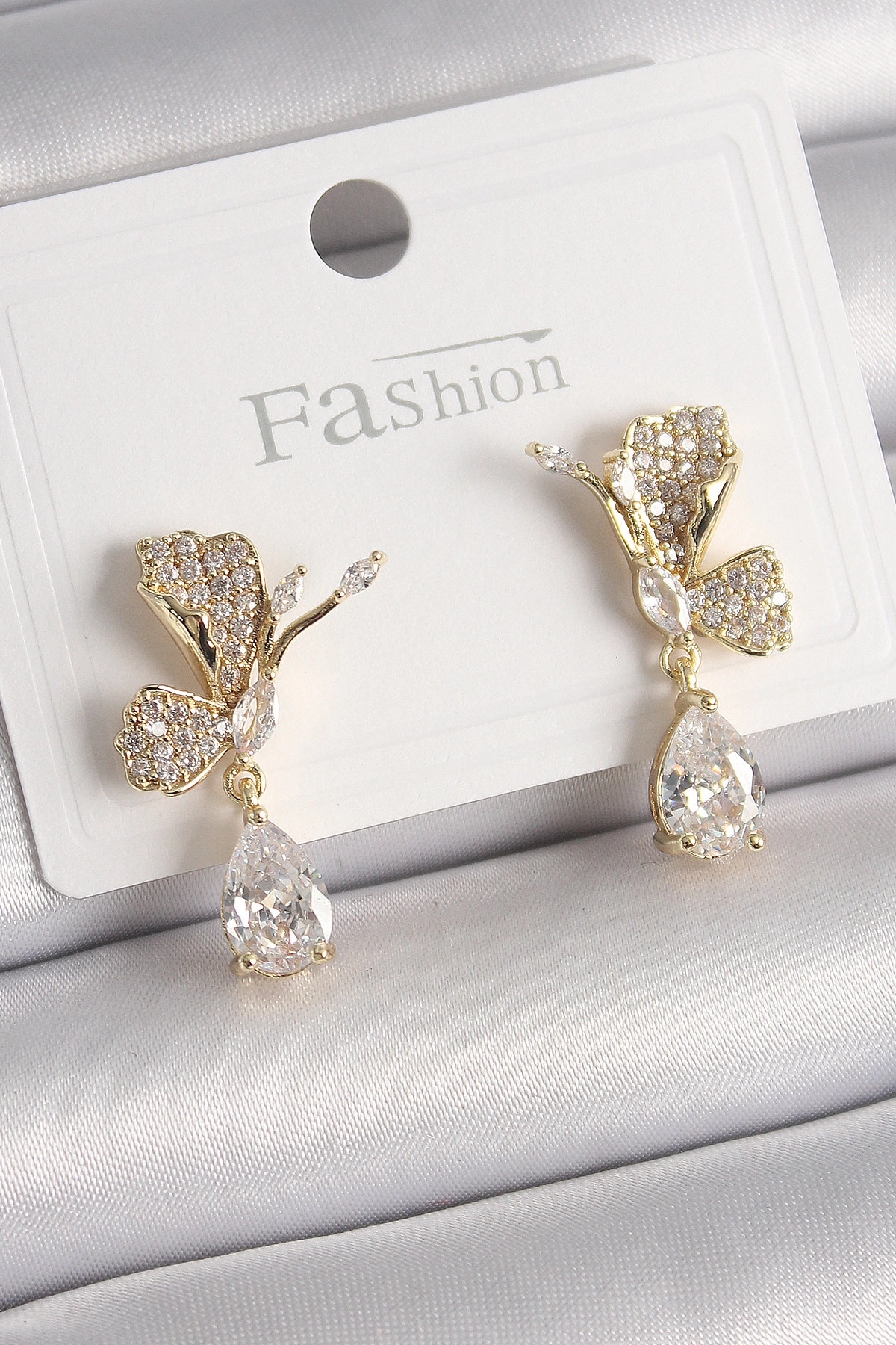 Pirinç Gold Renk Zirkon Taşlı Turna Kuşu Model Sallantı Detay Kadın Küpe-0