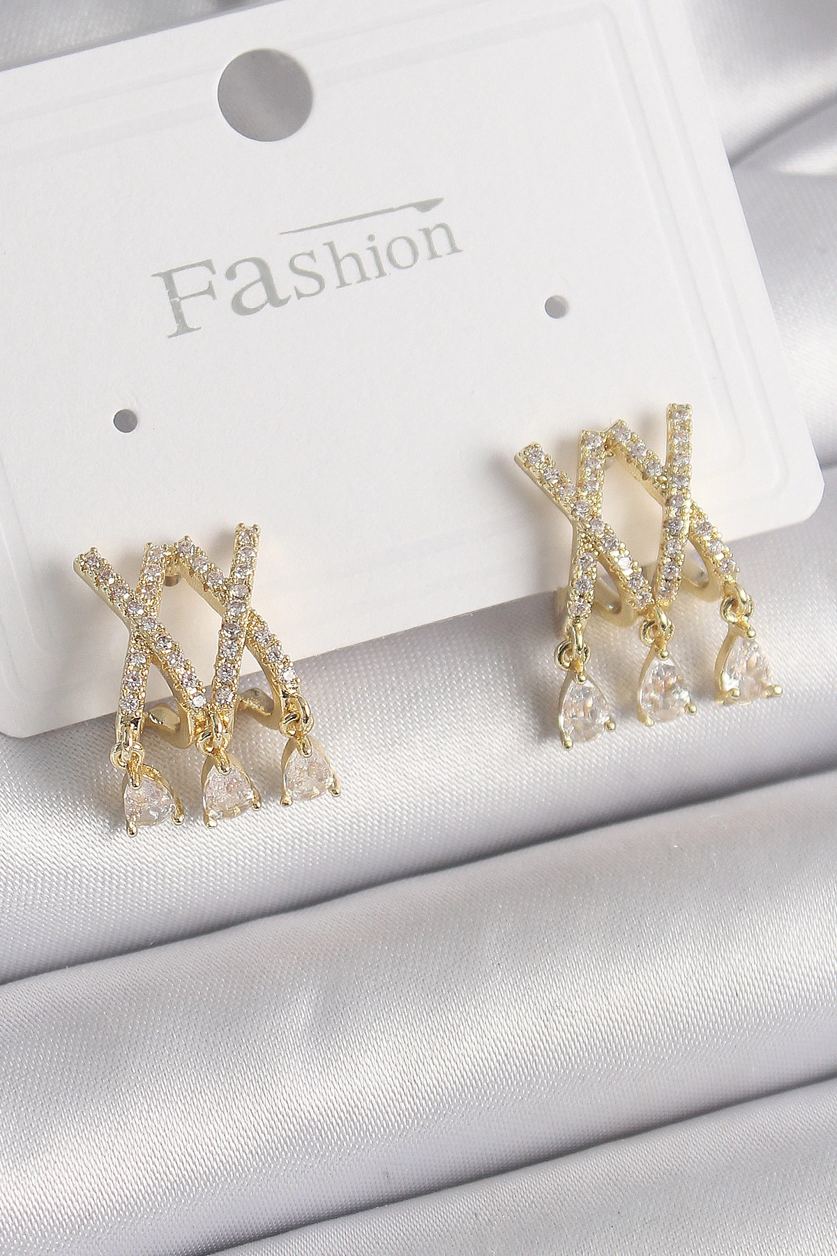 Pirinç Gold Renk Zirkon Taşlı X Model Sallantı Detay Kadın Küpe-0