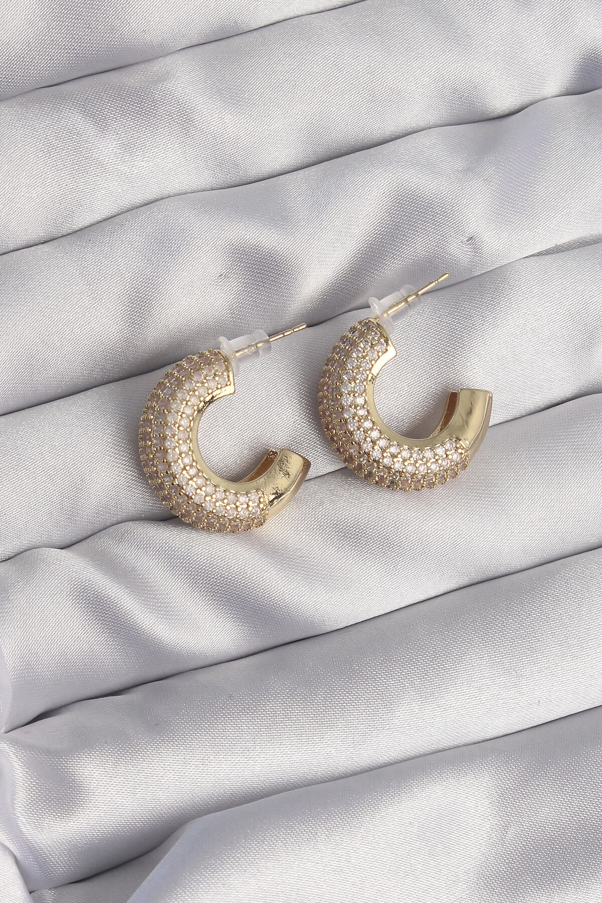 Pirinç Gold Renk Zirkon Taşlı Yarım Halka Küpe-0