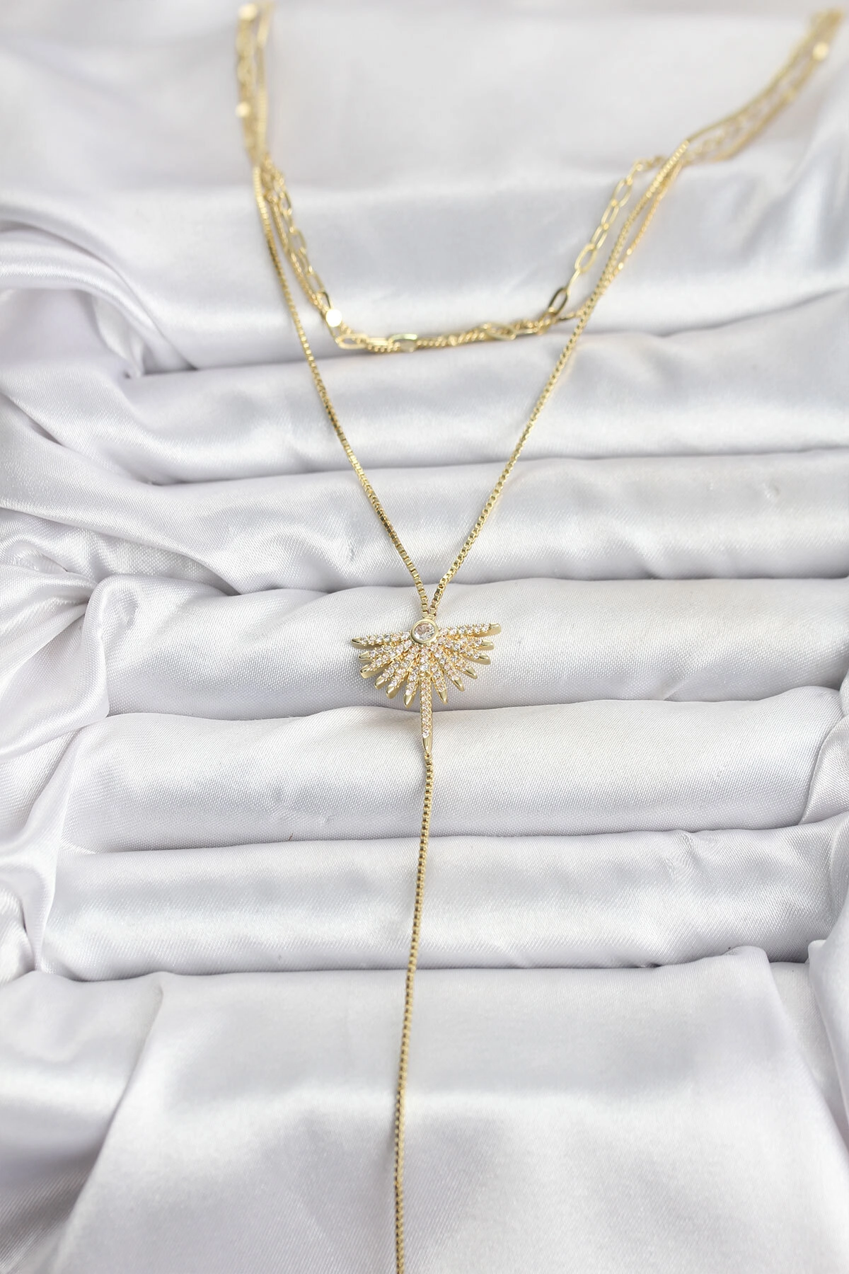 Pirinç Gold Renk Zirkon Taşlı Yelpaze Model Detaylı 3'lü Kombin Y Kadın Kolye-1