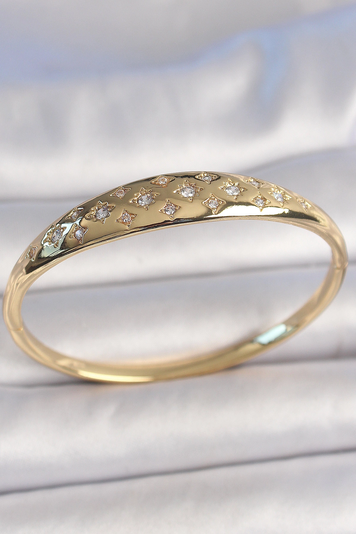 Pirinç Gold Renk Zirkon Taşlı Yıldız İşlemeli Kadın Kelepçe-0