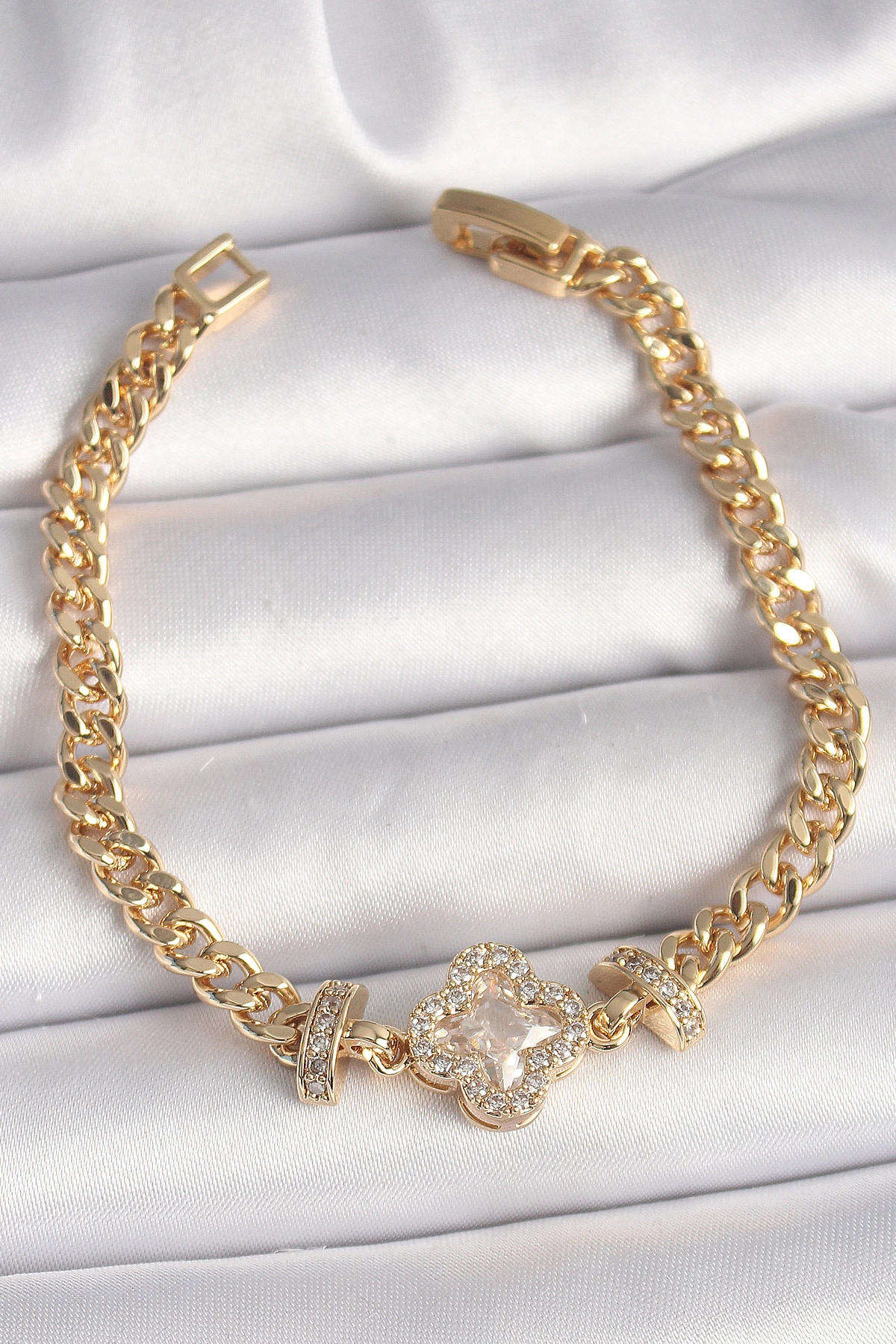 Pirinç Gold Renk Zirkon Taşlı Yonca Figür Zincir Model Kadın Bileklik-0