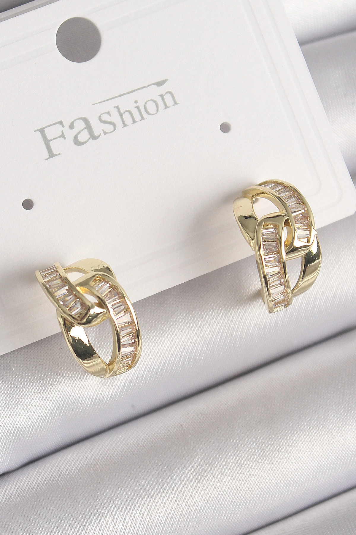 Pirinç Gold Renk Zirkon Taşlı Zincir Model Kadın Küpe-0