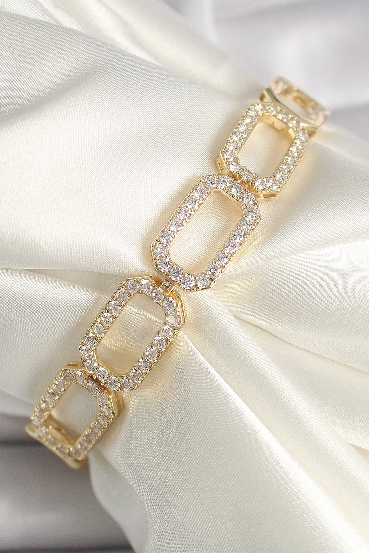 Pirinç Gold Renk Zirkon Taşlı Zincir Model Xuping VIP Exclusive Seri Bileklik-0