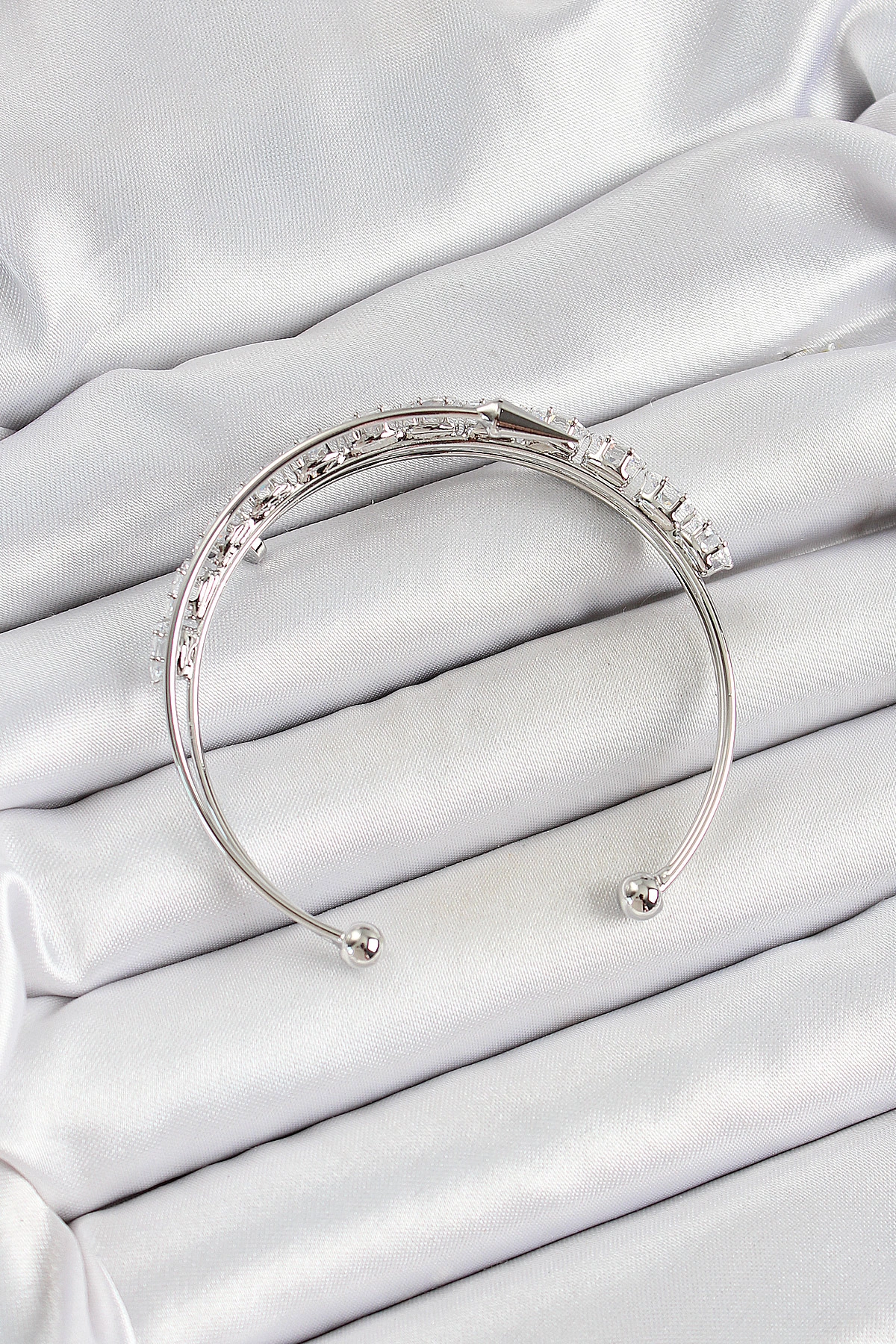 Pirinç Gümüş Renk Arpa Zirkon Taşlı Kadın Bileklik-1