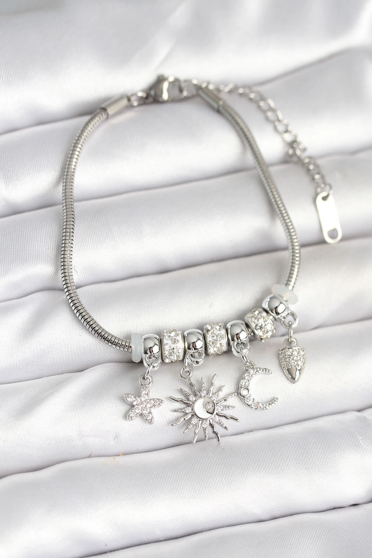 Pirinç Gümüş Renk Ay ve Güneş Charmlı Kadın Bileklik-0