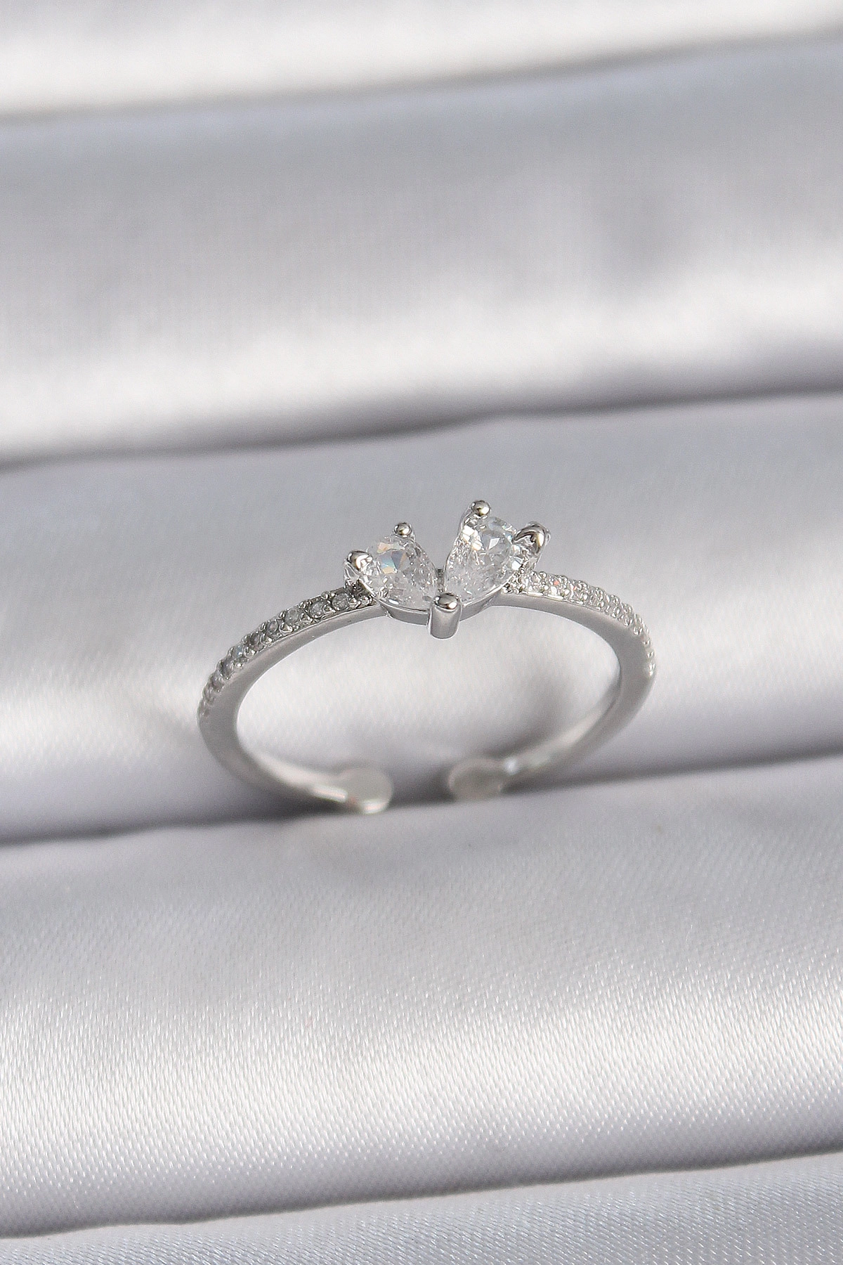 Pirinç Gümüş Renk Ayaralanabilir Zirkon Taşlı Kalp Model Kadın Yüzük-0