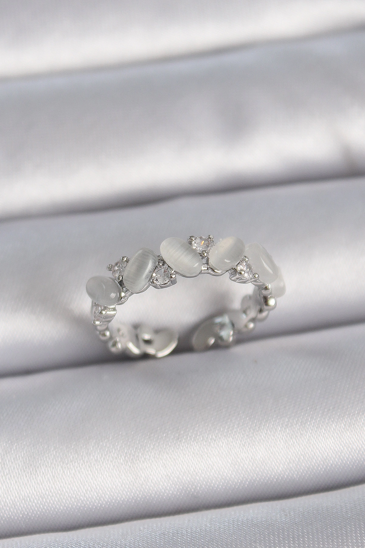 Pirinç Gümüş Renk Ayarlanabilir Zirkon Taşlı Beyaz Mineli Model Kadın Yüzük-0