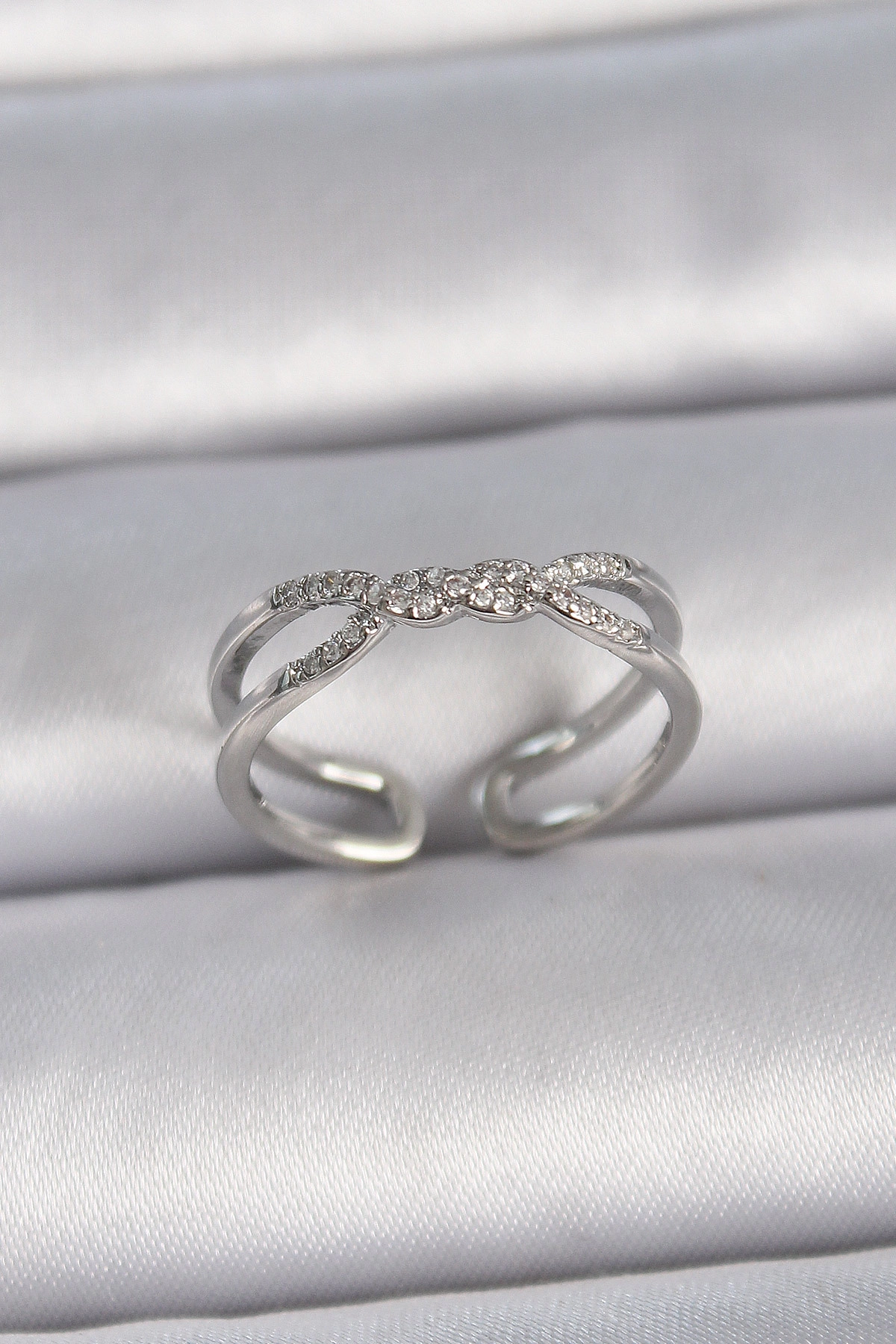 Pirinç Gümüş Renk Ayarlanabilir Zirkon Taşlı Sarmal Model Kadın Yüzük-0