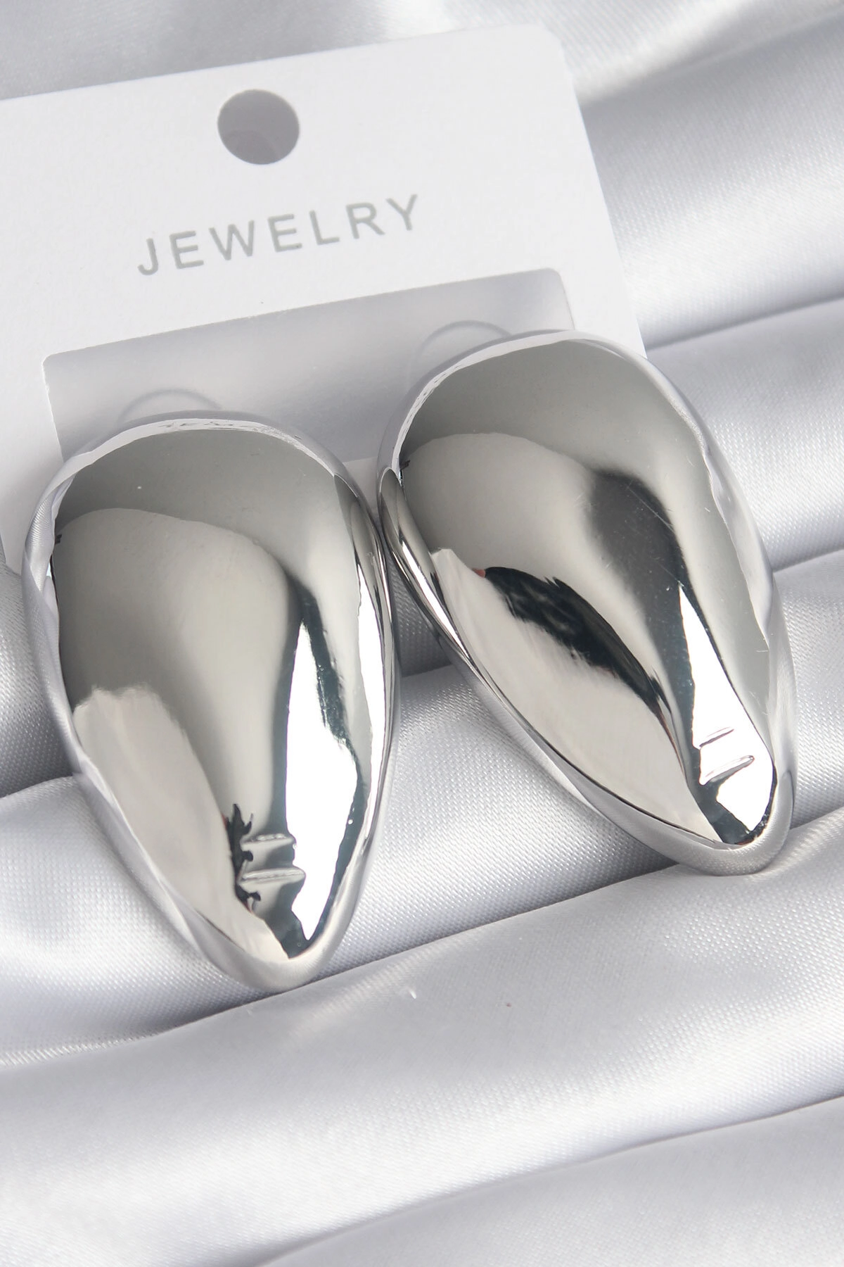 Pirinç Gümüş Renk Badem Model Kadın Küpe-0