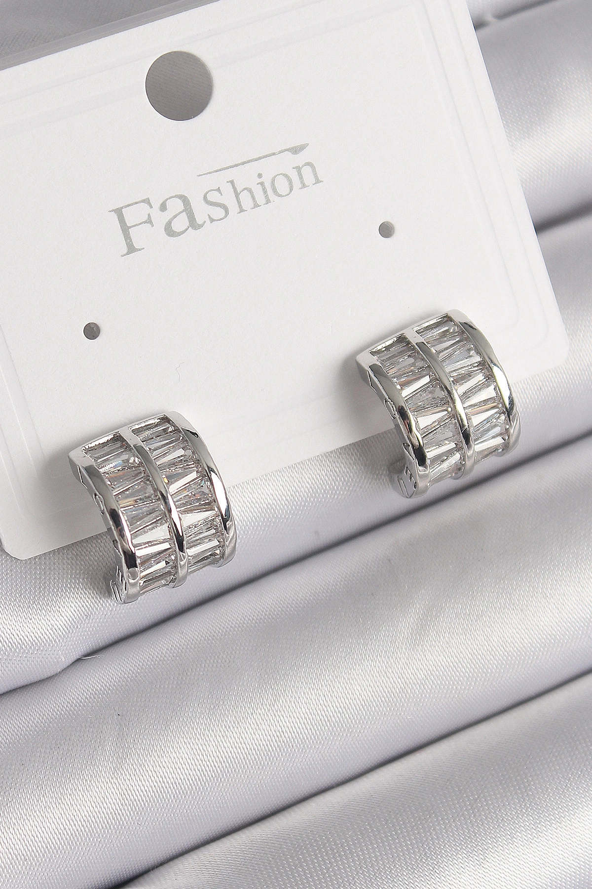 Pirinç Gümüş Renk Çift Sıra Zirkon Taşlı Kadın Küpe-0